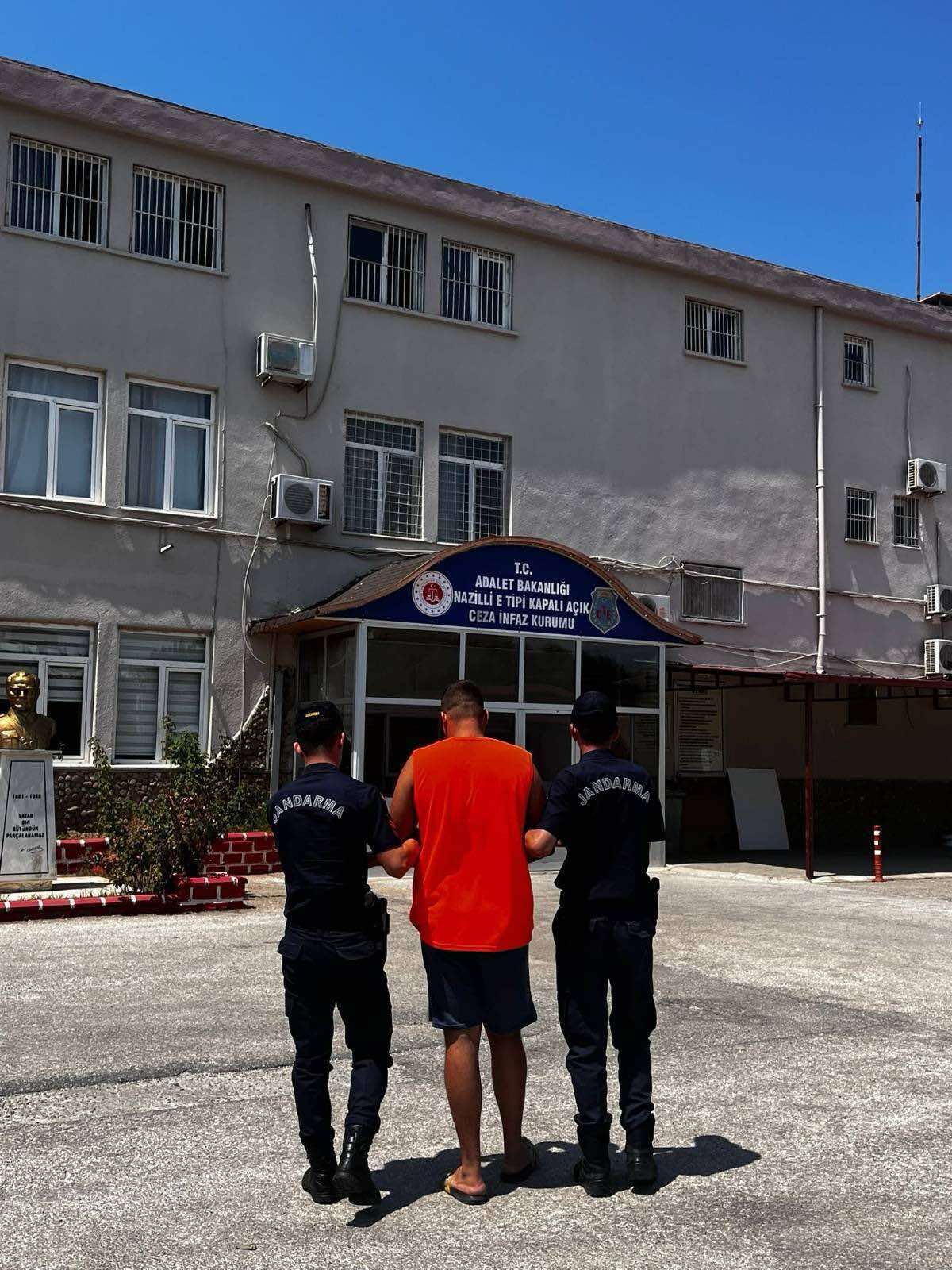 Jandarmadan Nokta Operasyon Suclulara Nefes Aldirilmiyor 588721 B619342D8C6Dfc2F54504Bf89B80D975