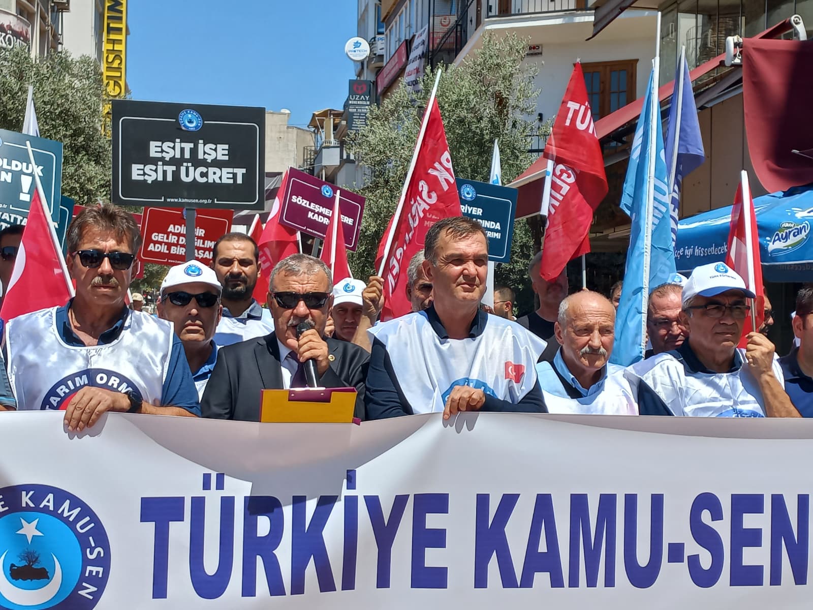 Kamu Sen Aydindan Tepki Bu Teklif Memur Ve Emeklinin Beklentisini Karsilamiyor 591112 49236Ea2D76962A25E9Fe4Bfa29657Ae