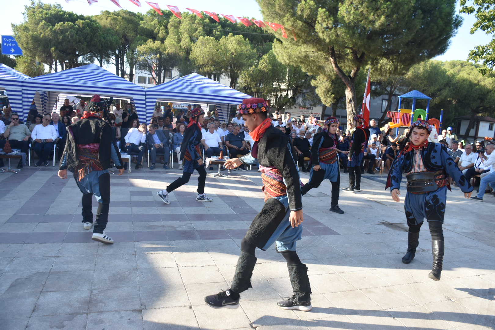 Karacasuda Coskulu Festival Acilisi 595131 607Be52Dde75D4A9Bde1766866C65F29