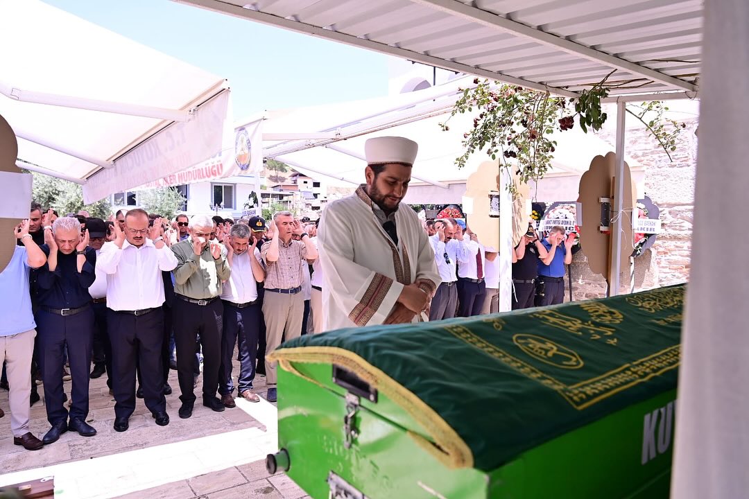 Kaymakam Sirmalidan Vefat Eden Babasina Veda 591212 283990F469Ff5D5Df46Ebdce3B01D07E