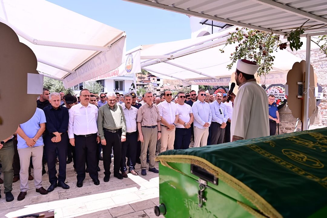 Kaymakam Sirmalidan Vefat Eden Babasina Veda 591212 587A50070E1550943B01509A7Dd62090