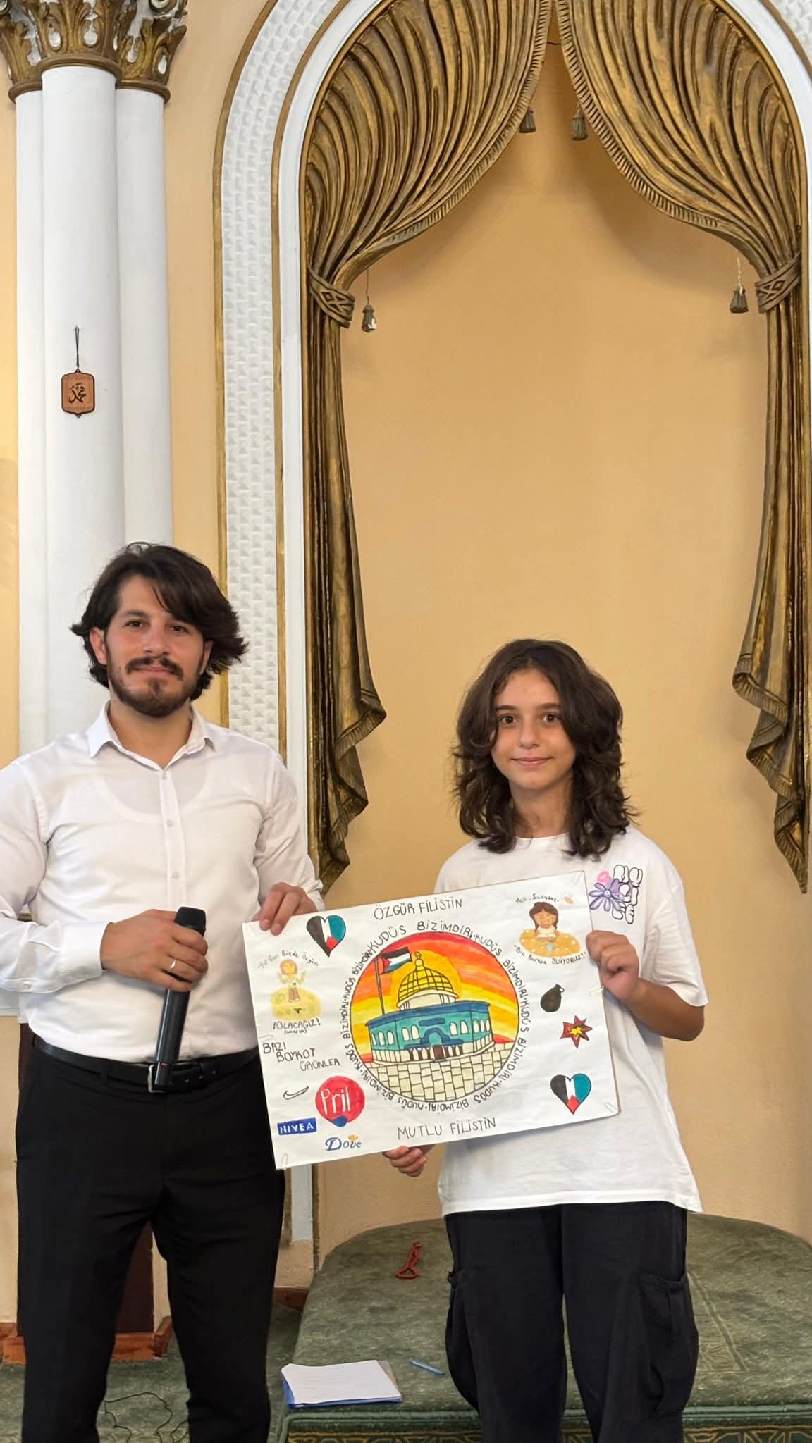 Kusadali Ogrenciler Filistinde Ki Soykirima Dikkat Cekti 591199 28Ac17A25A473E7044Fa0C321C2Cddc5