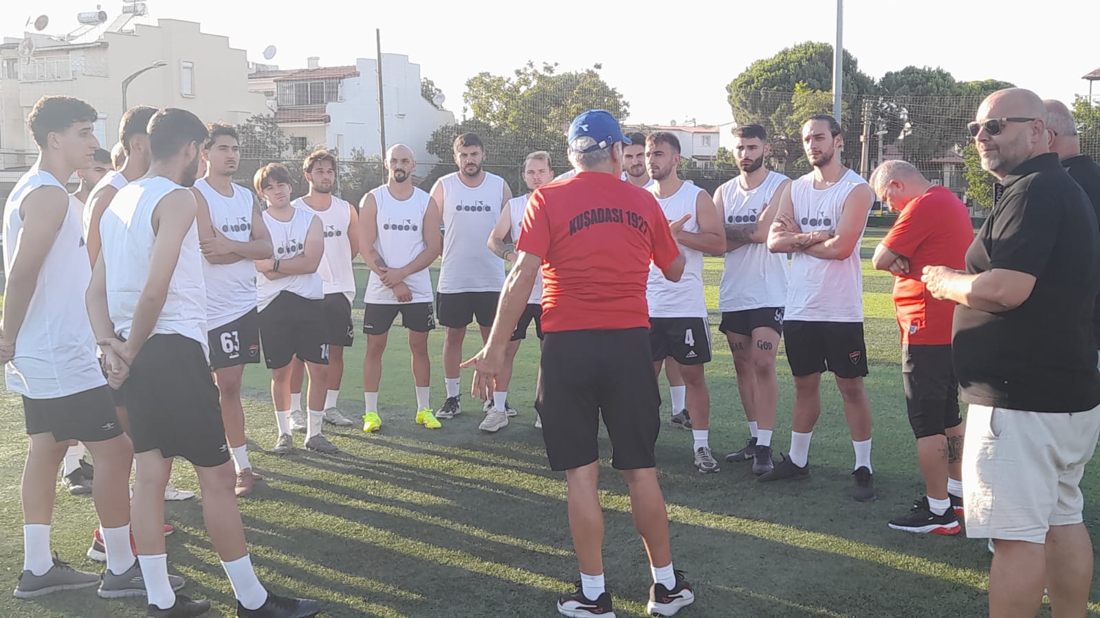 Kusadasi 1923 Sk Sezonu Sampiyonluk Mesajiyla Acti 593981 B0F38Cb42C211Ba3B3550C5646214322