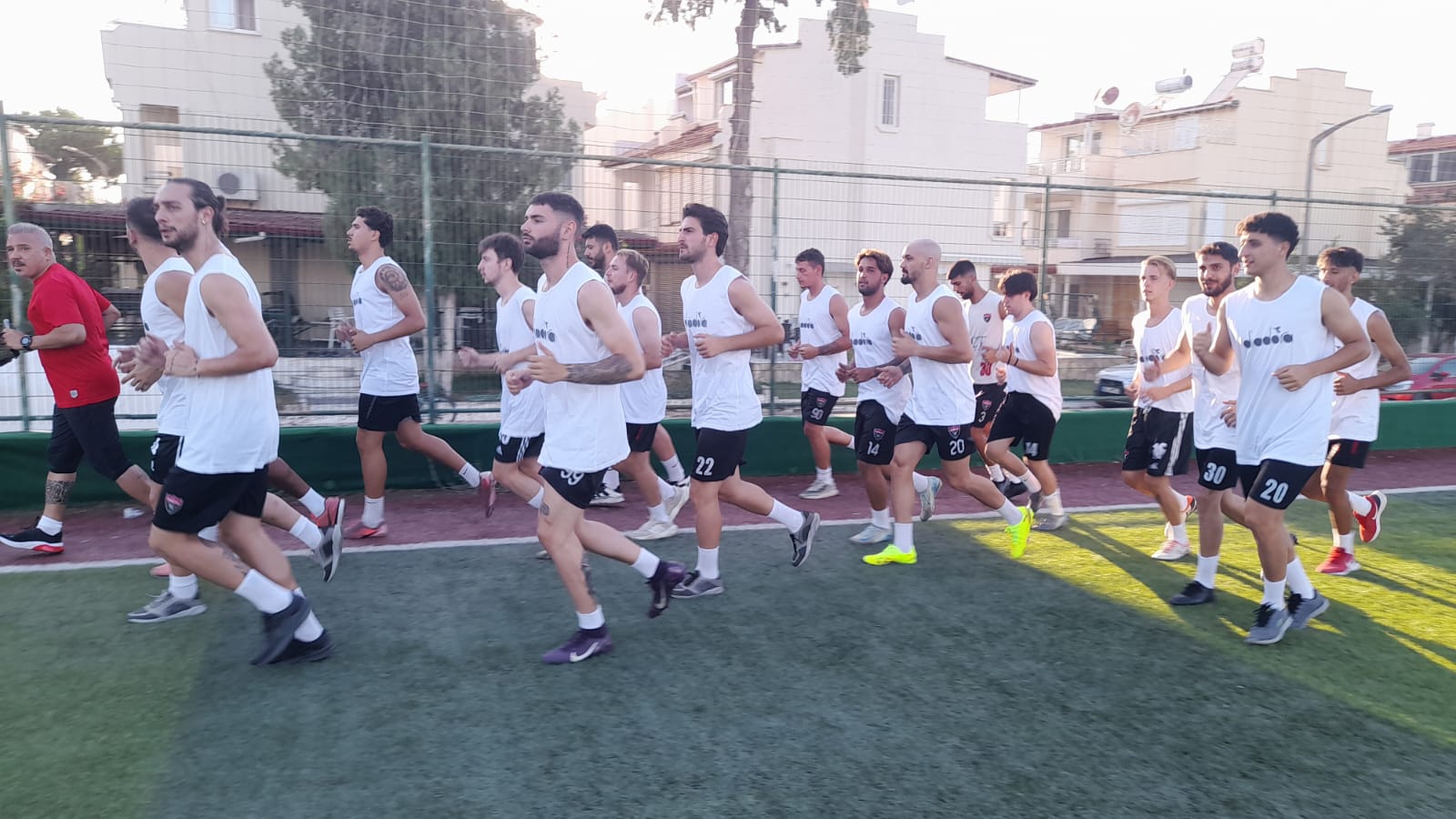 Kusadasi 1923 Sk Sezonu Sampiyonluk Mesajiyla Acti 593981 C726E377A39Cfd105C60Be75E756Aba8