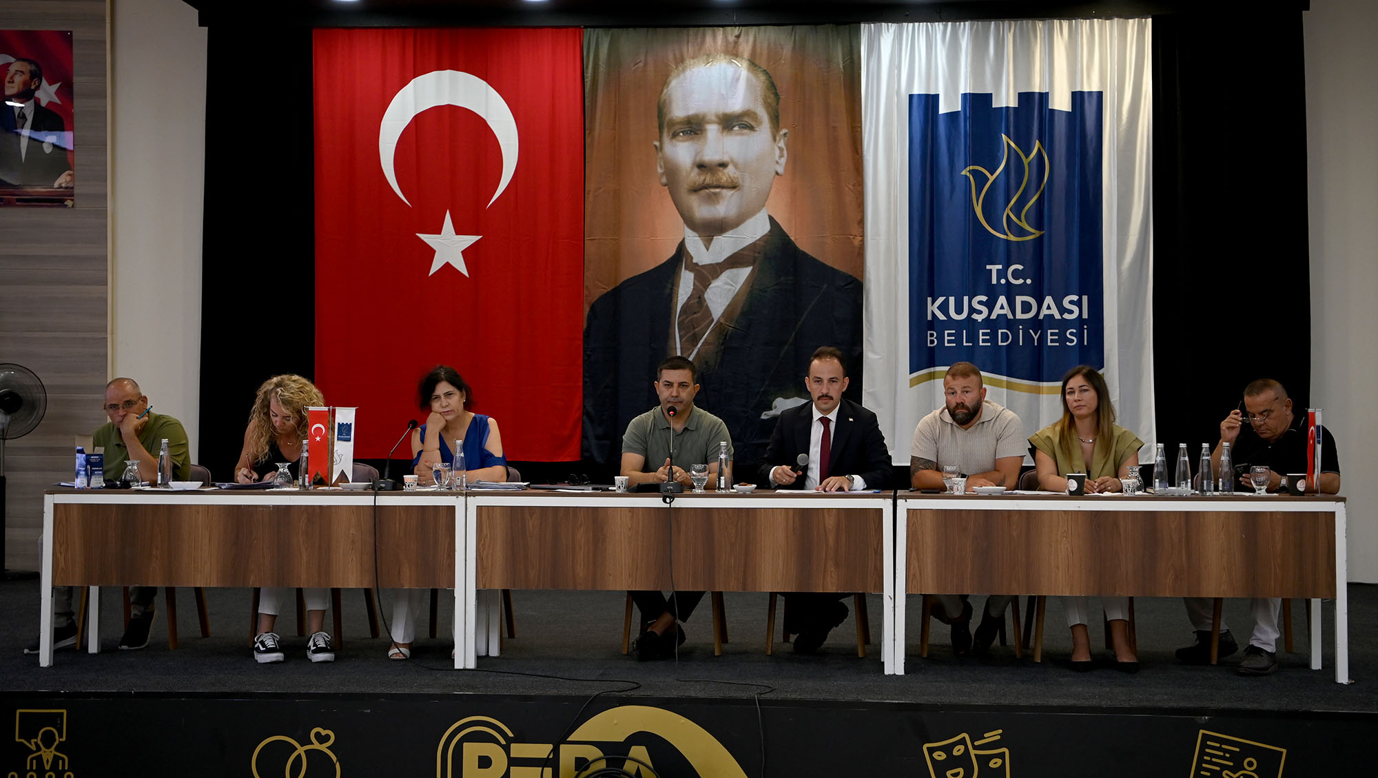 Kusadasi Belediye Meclisi Agustos Ayi Toplantisinda Bulustu 588587 D31279598D1C993F04207De78A6A218D
