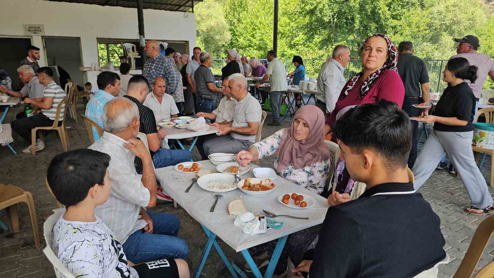 Mahalle Sakinleri Geleneksel Koy Bulusmasinda Bir Araya Geldi 93939C18Ae602Ca95Affcbe696Fd87D3