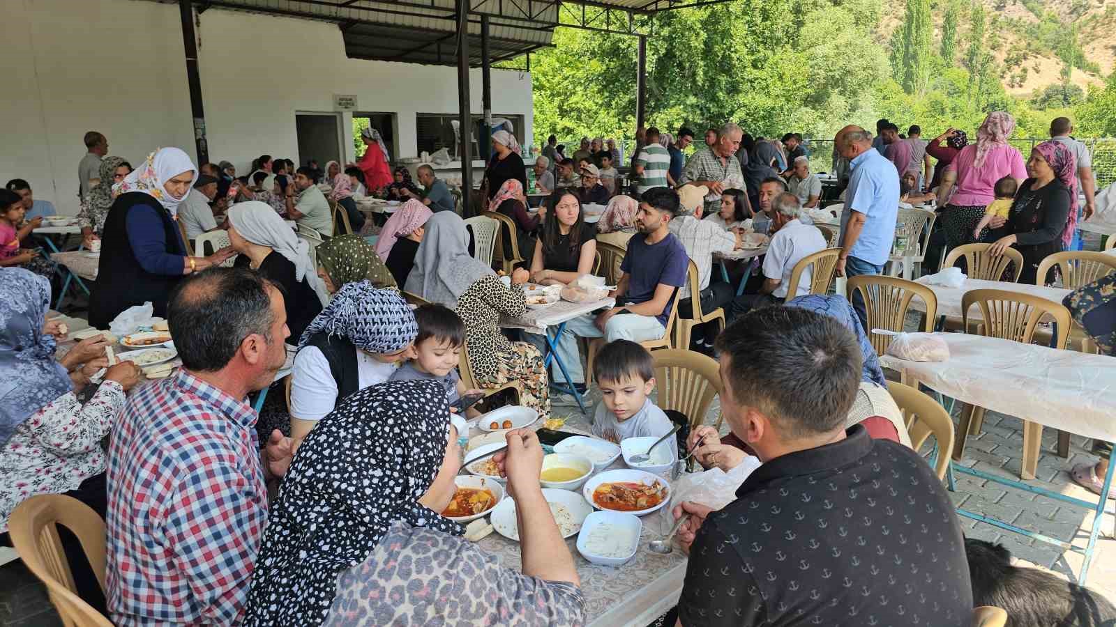 Mahalle Sakinleri Geleneksel Koy Bulusmasinda Bir Araya Geldi F157163546385751Fba0E36920A50E0B