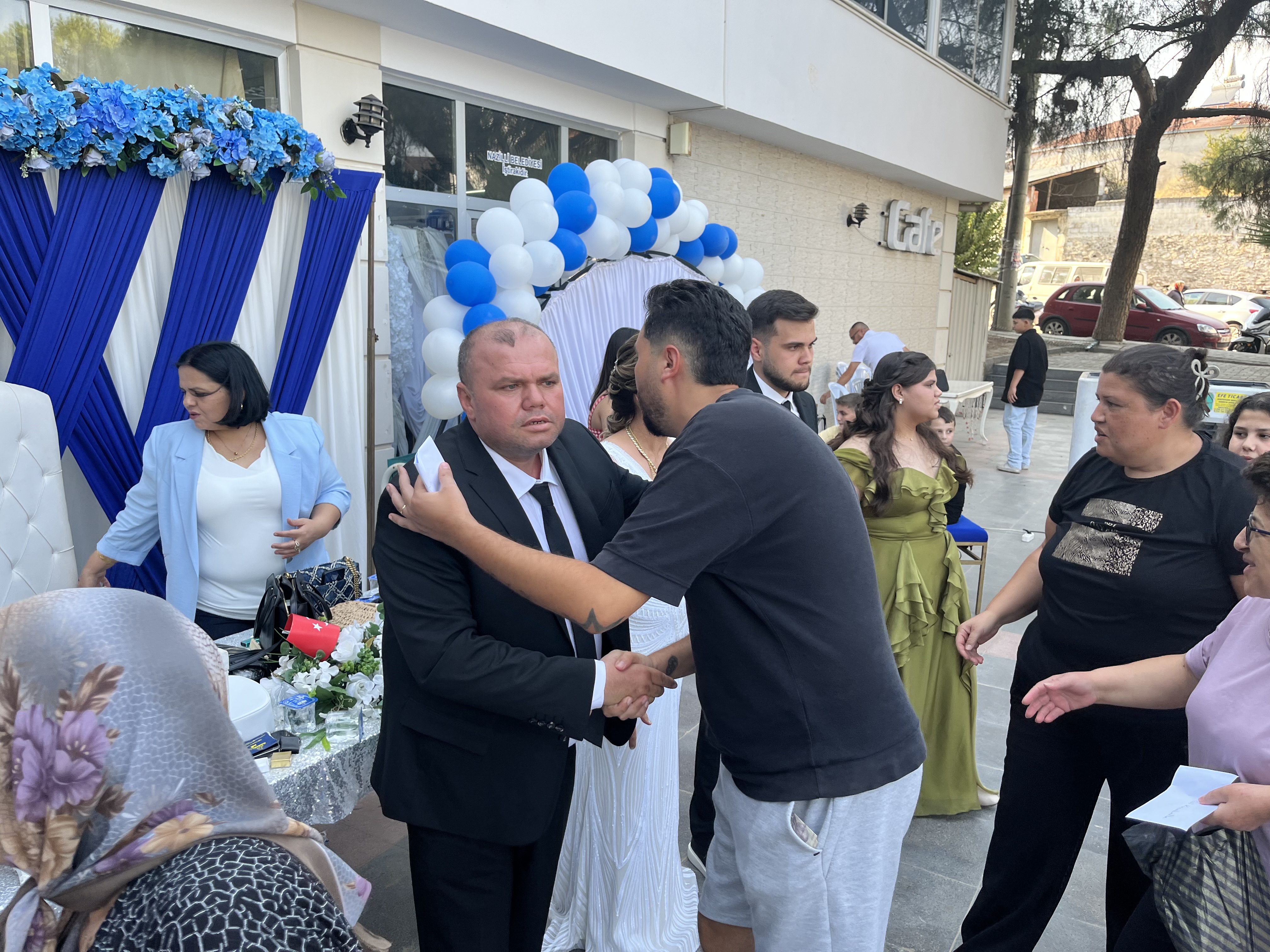 Nazillide Sen Ailesinin Mutlu Gunu 591905 87119Bd549D9728C5C502F3279Bb866C