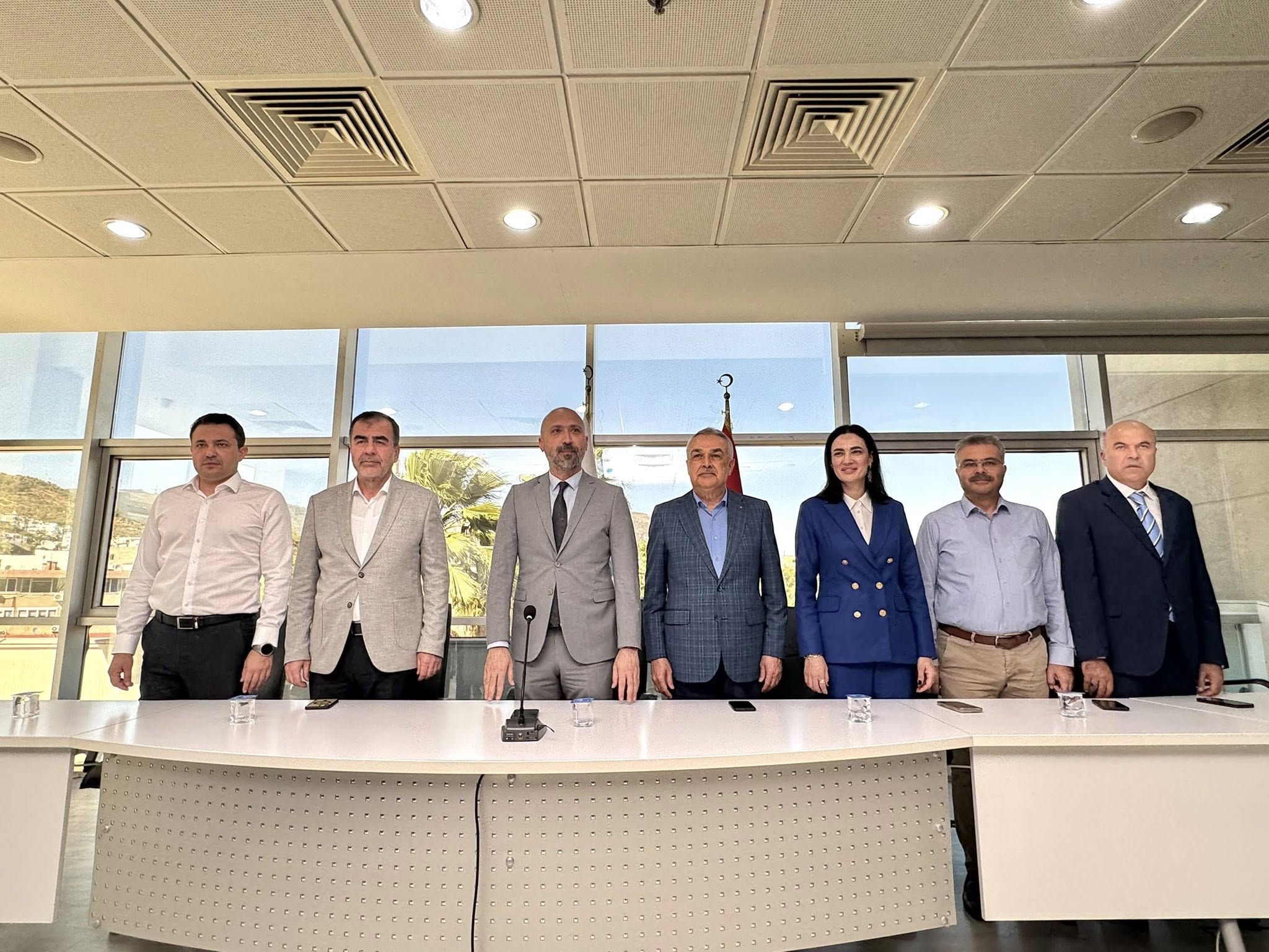 Soke Belediyesine Erdogan Posteri Ak Partiye Gecisin Simgesi Oldu 593009 59Ab361E703953Fe0Fbcd990A5848Cad