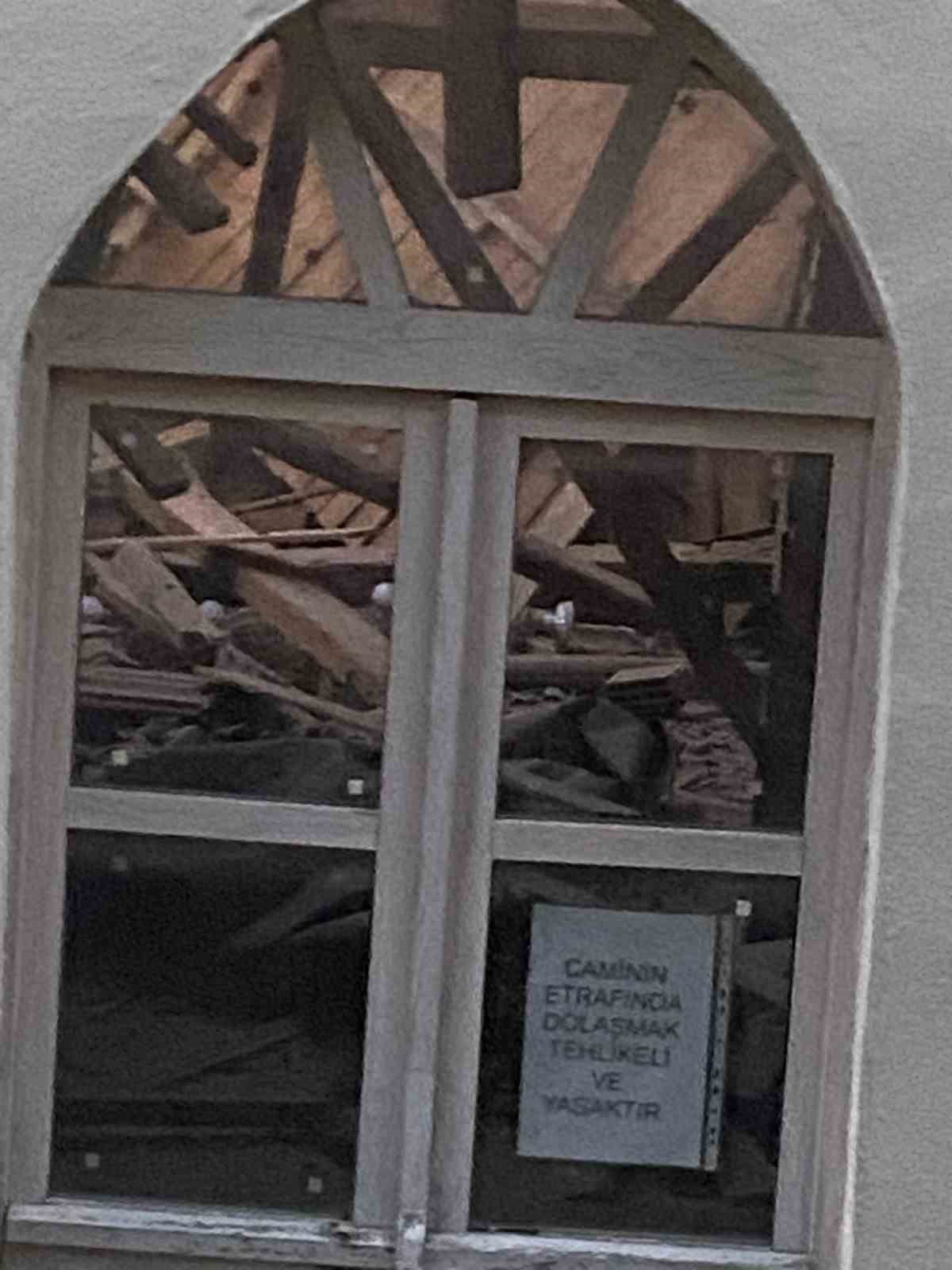 Soke Eski Doganbey Koyu Camiinin Catisi Coktu 4Ff0877D3086Cfb4485De4Fac9B5Adce