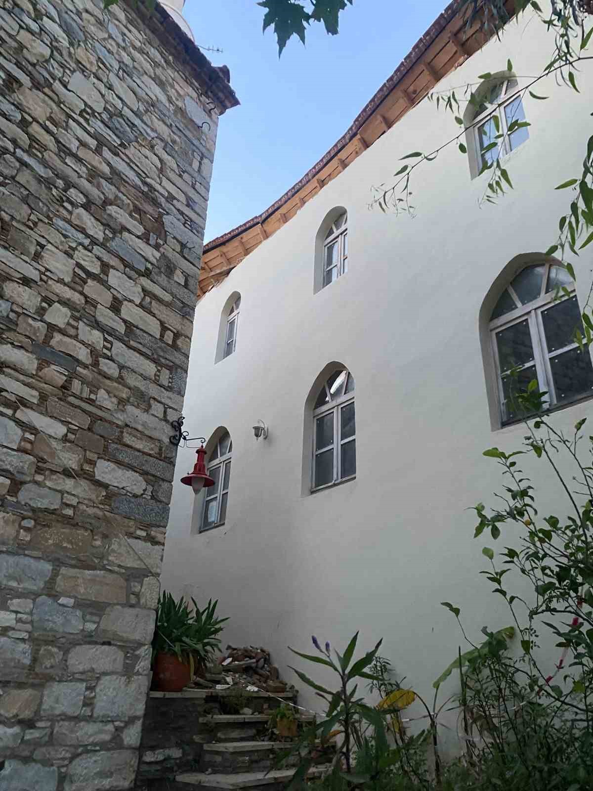 Soke Eski Doganbey Koyu Camiinin Catisi Coktu F005921Eabb0725Ae7F2Bc873483C3Cb