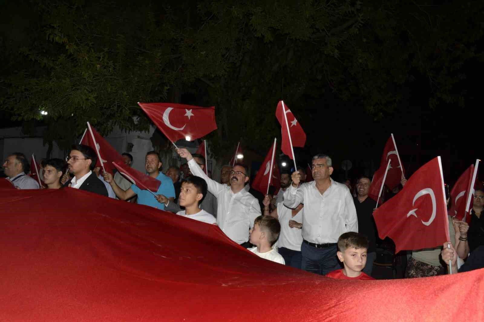 Sultanhisarda 30 Agustos Kortej Yuruyusu Cdd579F0Eed0E0C35Adebece32D286Ab