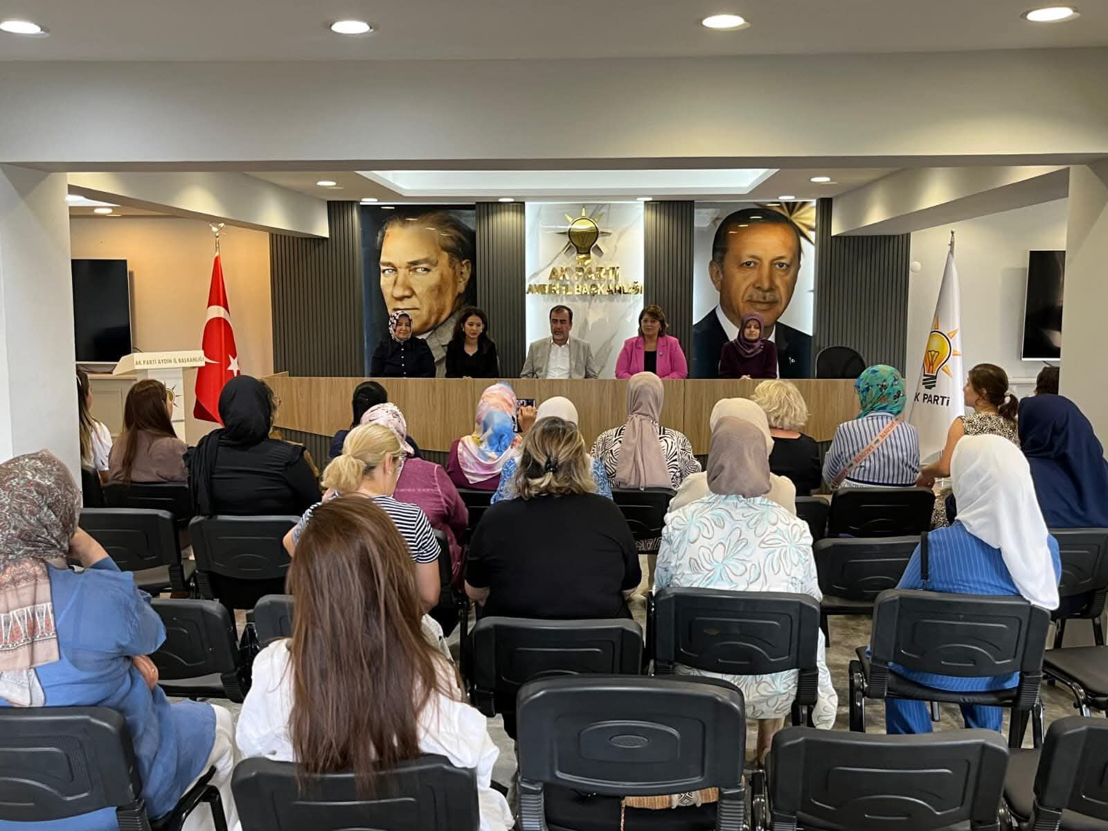 Ak Kadinlarda Edremit Gorevi Devraldi 599532 2E5Ceacb66F1C642Cdcbf0F278C80884