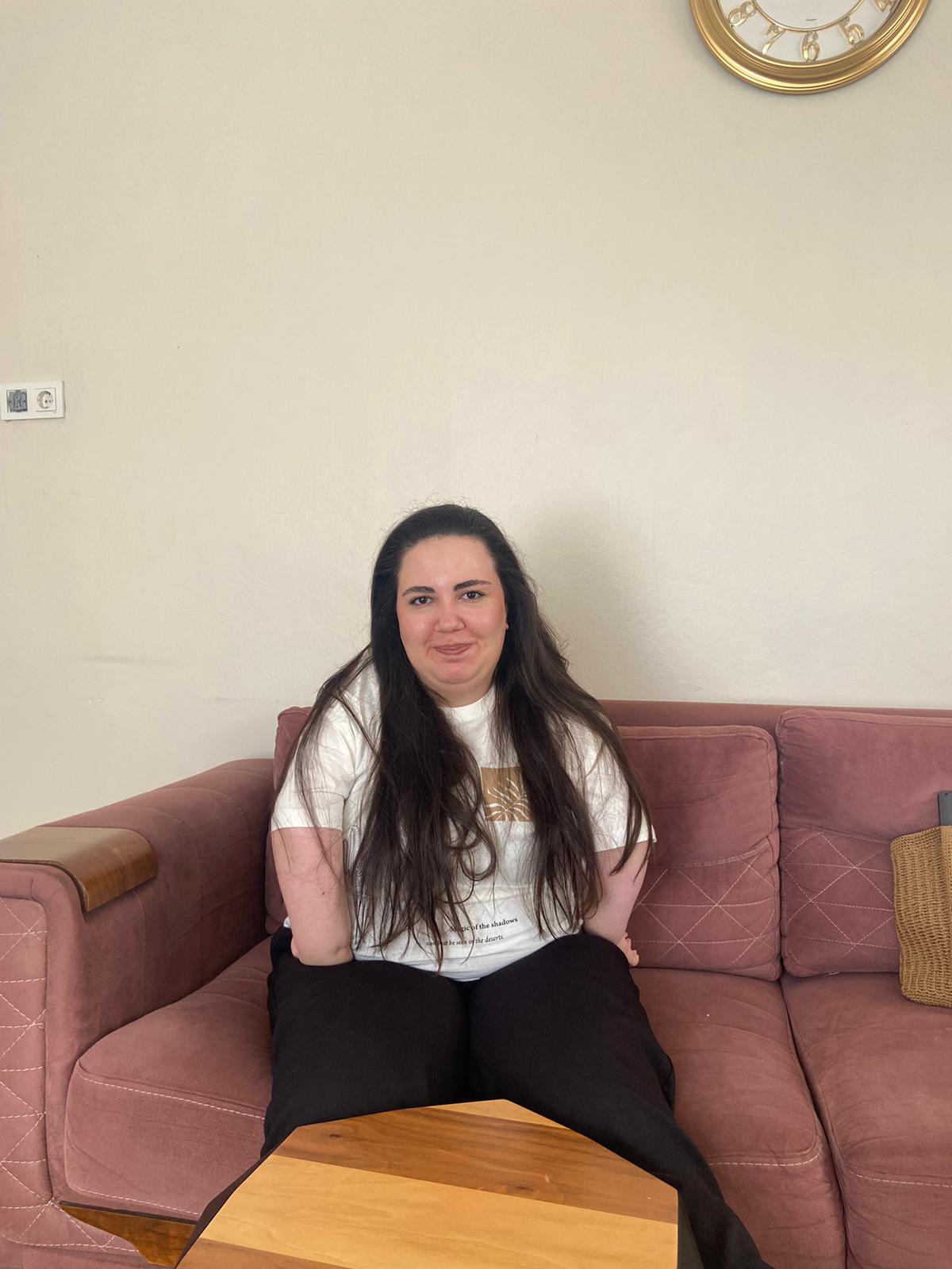 Ayak Ressami Rabia Asrak 20 Sergisine Hazirlaniyor 598721 F6287E043B139186E4A7B89Bc69E0787