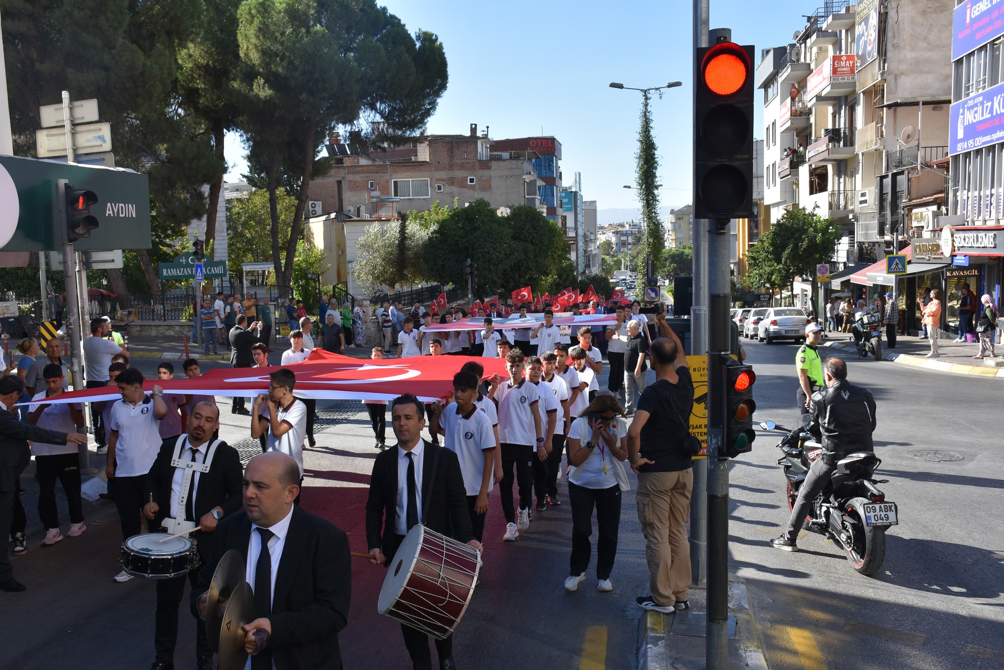 Aydinda Gaziler Gununde Kardeslik Yuruyusu 600637 59A7C840Ea05D89205Dd29828F50F9D3