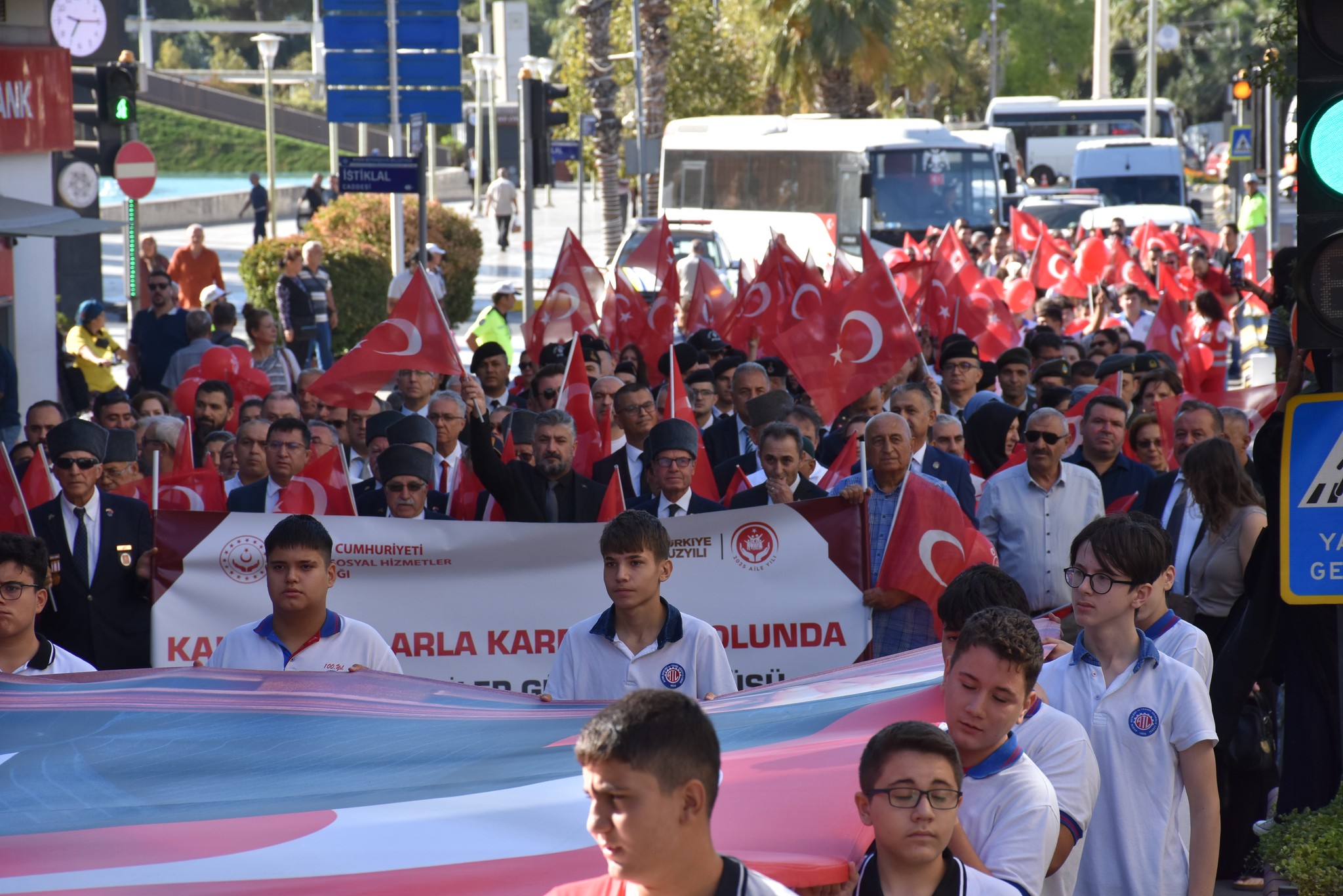 Aydinda Gaziler Gununde Kardeslik Yuruyusu 600637 D0D3Abd4Cc5Aaa0C703Ecceb12B26Fe2