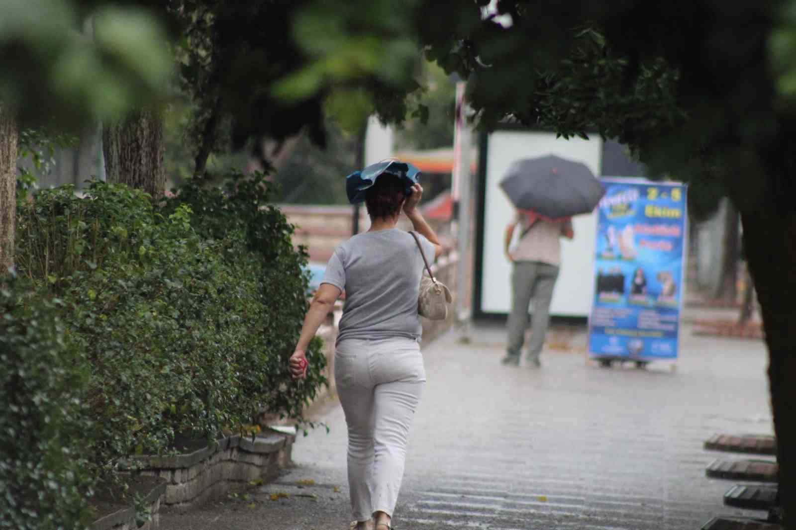 Aydinda Saganak Yagis Etkili Oldu 548De9C842C18F094F2B4526D29F6E38