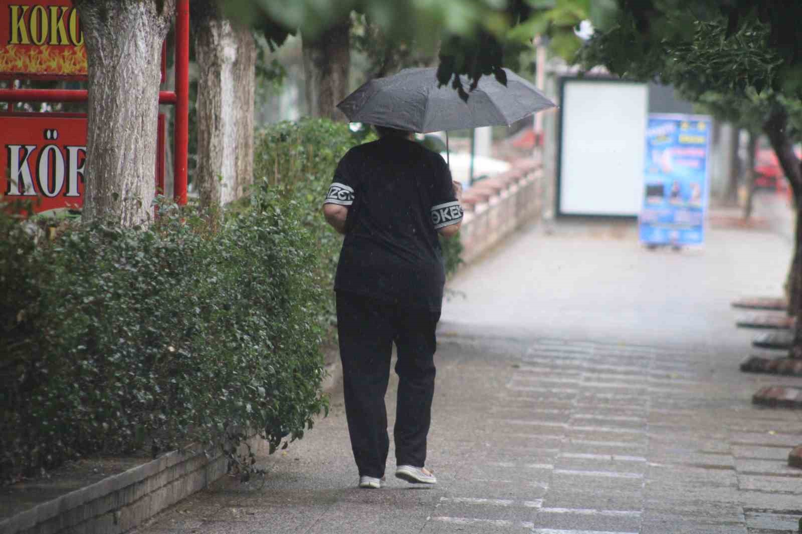 Aydinda Saganak Yagis Etkili Oldu 98B13Ec0C0E246F2939C0091Dbca49D7