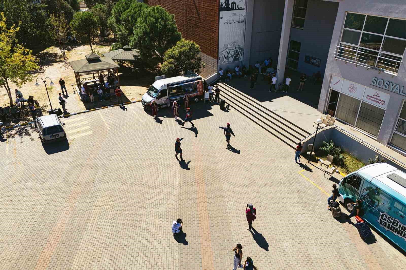 Aydinda Yurtlara Gelen Ogrenciler Halk Oyunlari Ile Karsilandi 6282E34E730D4Dfb43169346174942Dd