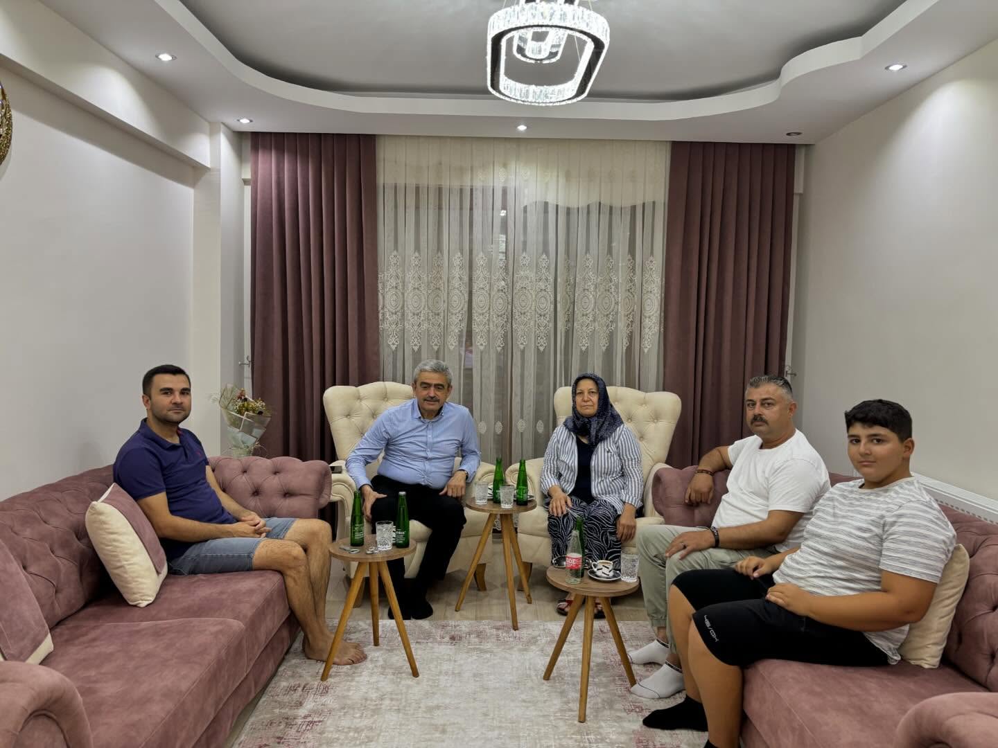 Aydini Karis Karis Geziyor 603093 7177Bb956Ce50B3F274E8Cb41F6611Fb