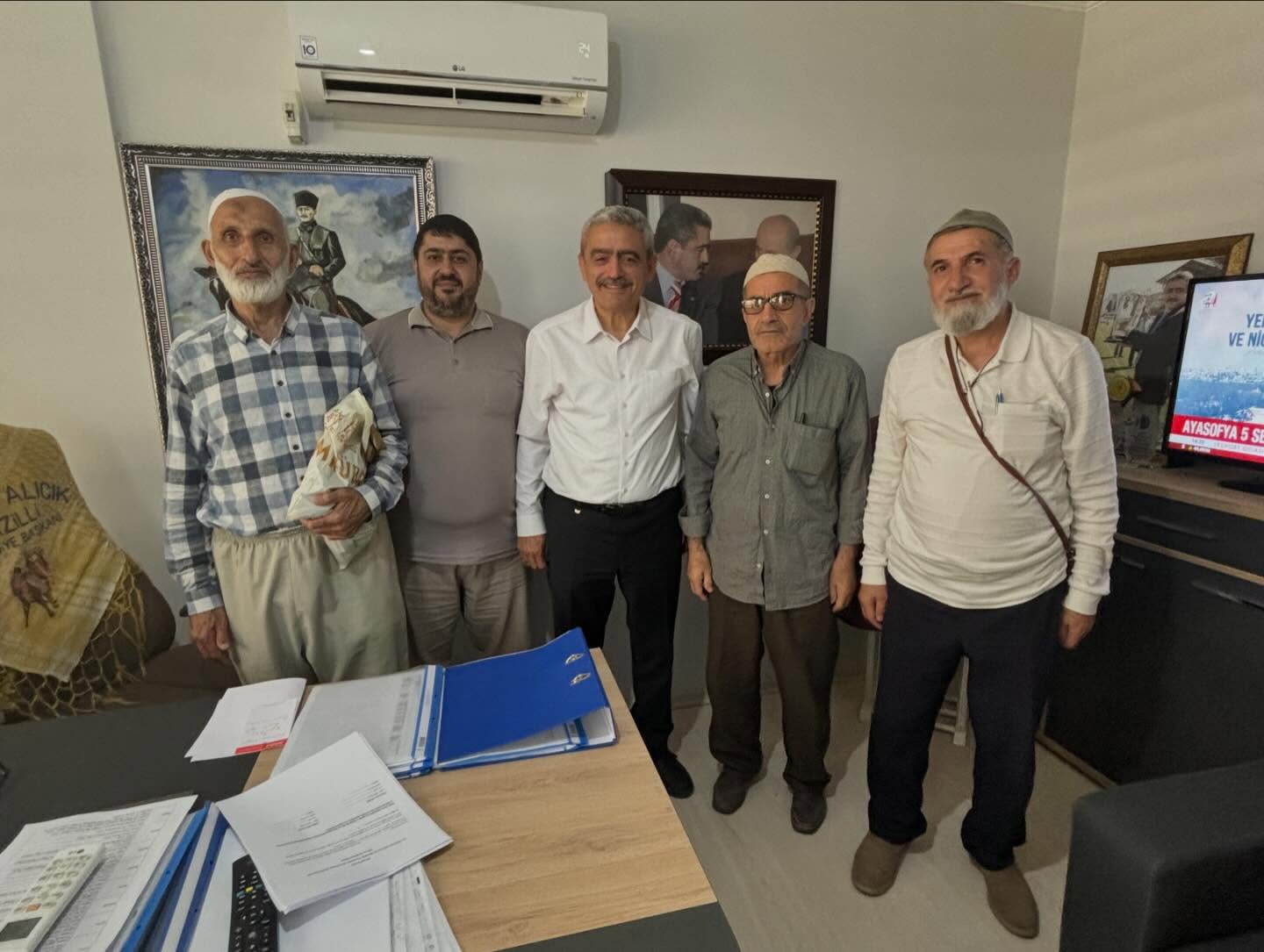 Aydini Karis Karis Geziyor 603093 9F6E3D018120595F1B4C477B43312Cd1