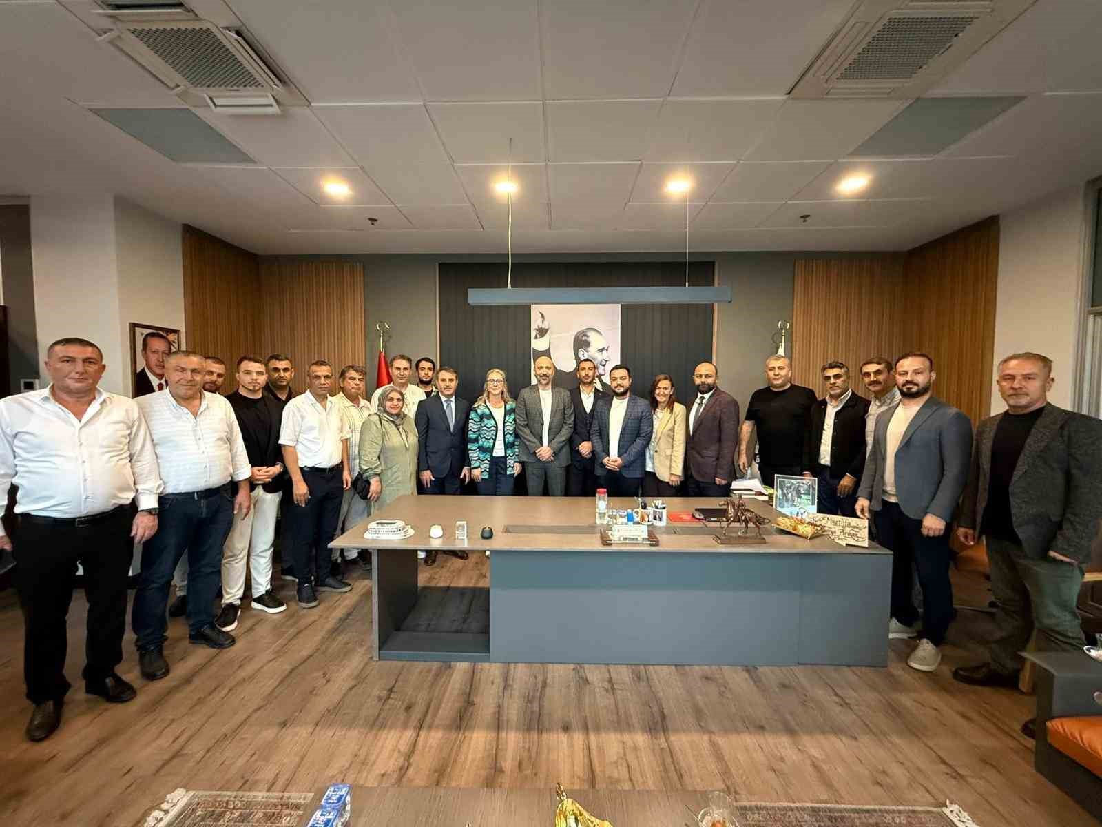 Baskan Arikan Milletvekili Cankiriyi Agirladi 23B7Eba1511A64Fc2E6E6F5E4387E546