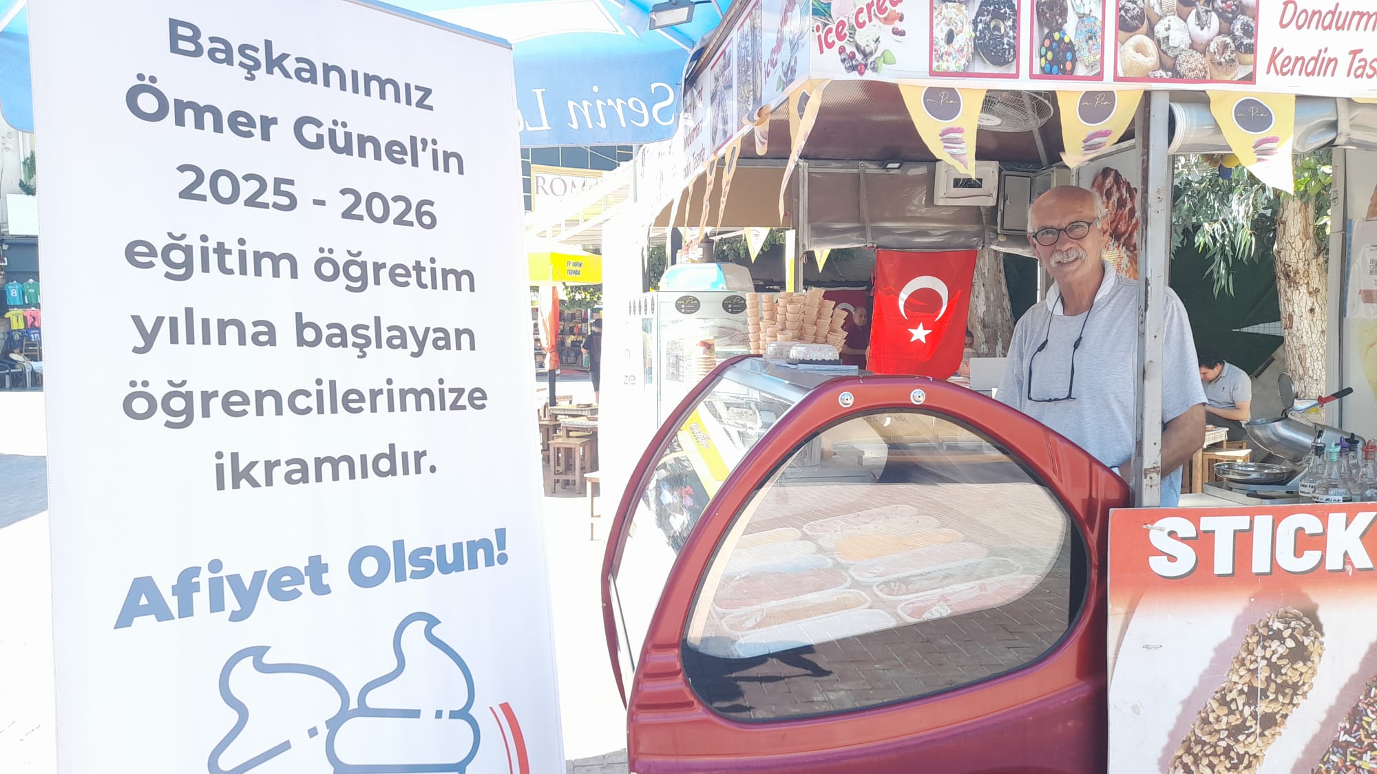 Baskan Gunelden Ogrencilere Dondurma Surprizi 598021 960298Db24B656Fa9D323E92F2Ff62E2