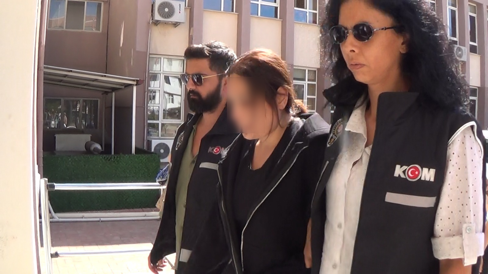 Bicak Parasi Iddiasiyla Gozaltina Alinan Doktor Serbest Birakildi 601540 0B63De151E9F06Fc0A74Cc4C4Dda7067 (1)