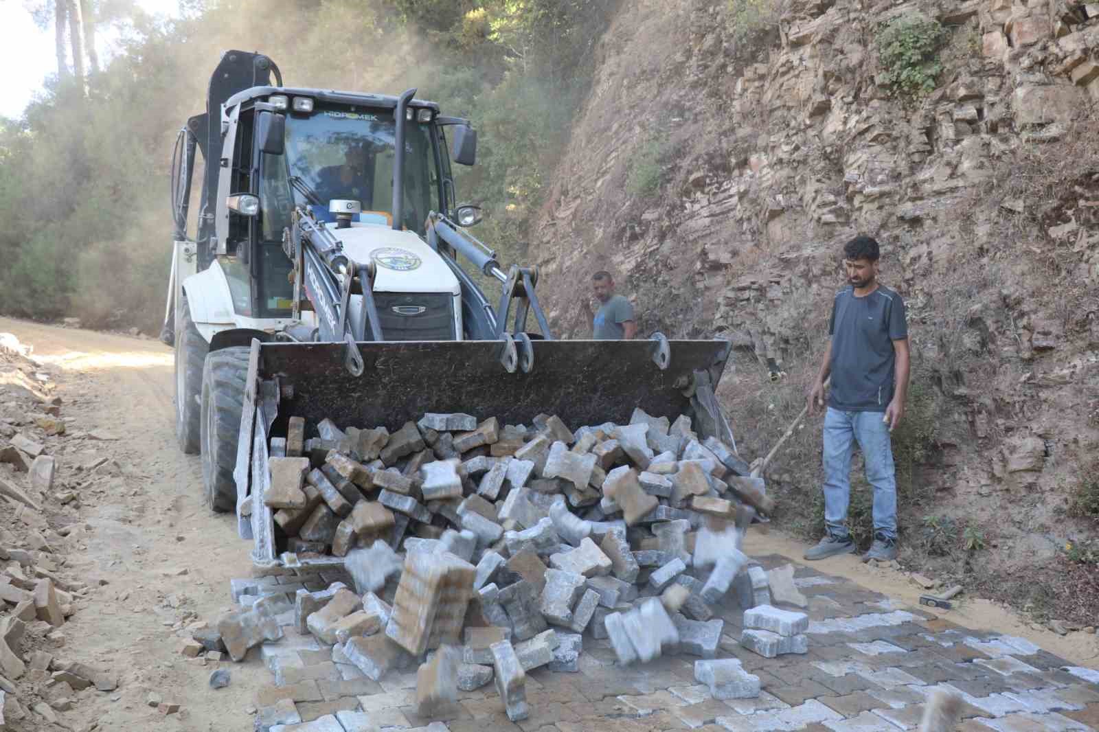 Bozdogan Belediyesi Kirsal Mahallelerde Calismalarini Surduruyor 641F10C62F0D571E13680Ee88C0A7499