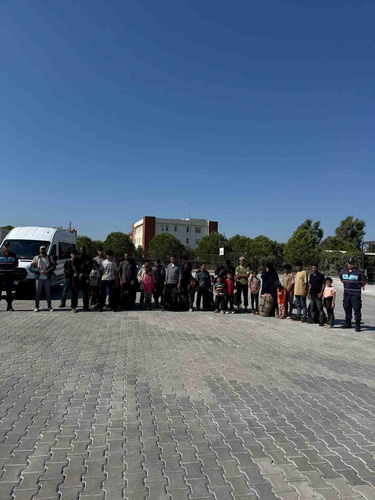 Didimde 34 Duzensiz Gocmen Sahilde Yakalandi 250F6Ffcf1F905E2D86E5505E11A1C07