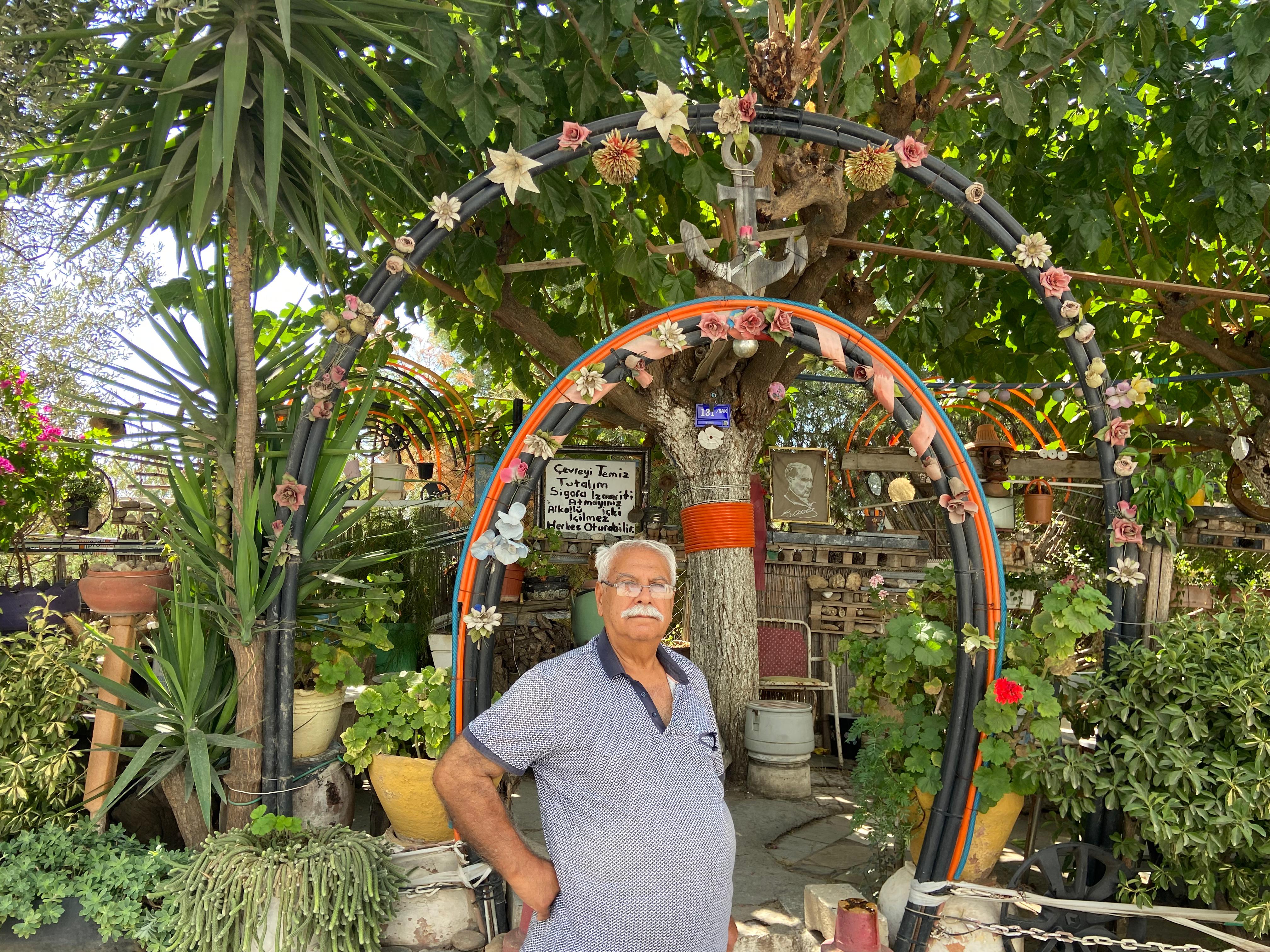 Efelerde Yasam Bahcesi Sevket Urenin El Emegi Bulusma Noktasi 599960 Da4D677Ac3Ea4A68A20Ec39124E10801