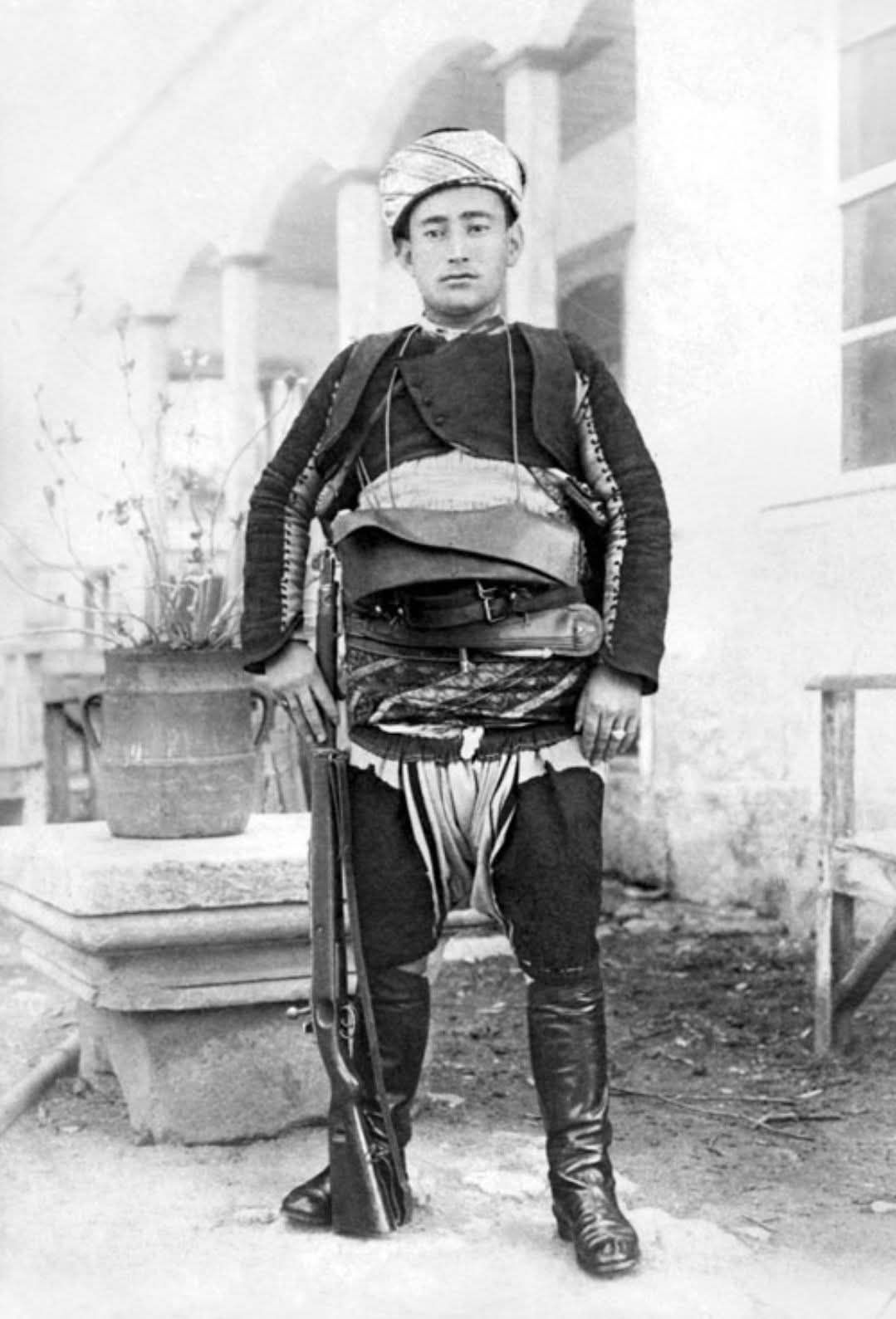 Emekli Vali Kavas Aydinda Dedesi Yoruk Ali Efeyi Anlatti 601525 0C75Ba7608D6E70D5E1836C9297Db172