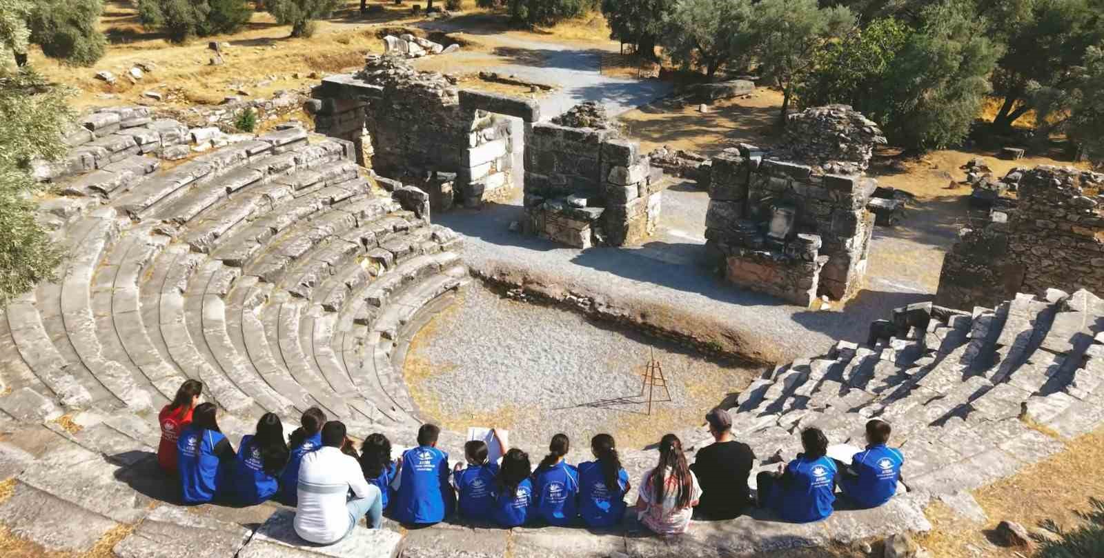 Gencler Tarihin Izlerini Tuvallerine Tasidi 871F1891913200836Fd550060Ef19B56