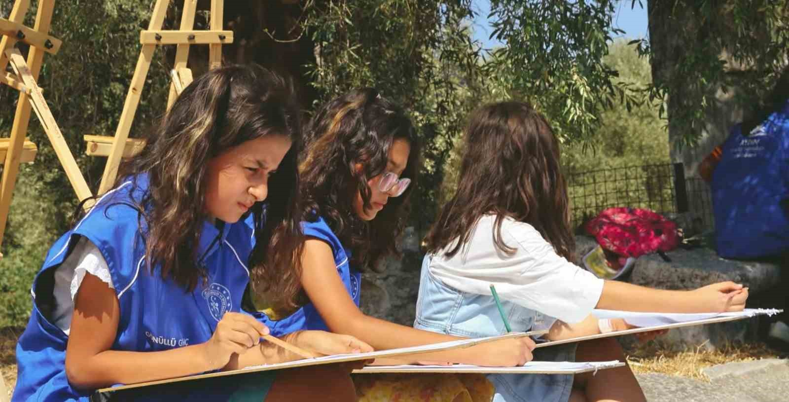 Gencler Tarihin Izlerini Tuvallerine Tasidi 8735C502377Ba83Abed1801F06B95860