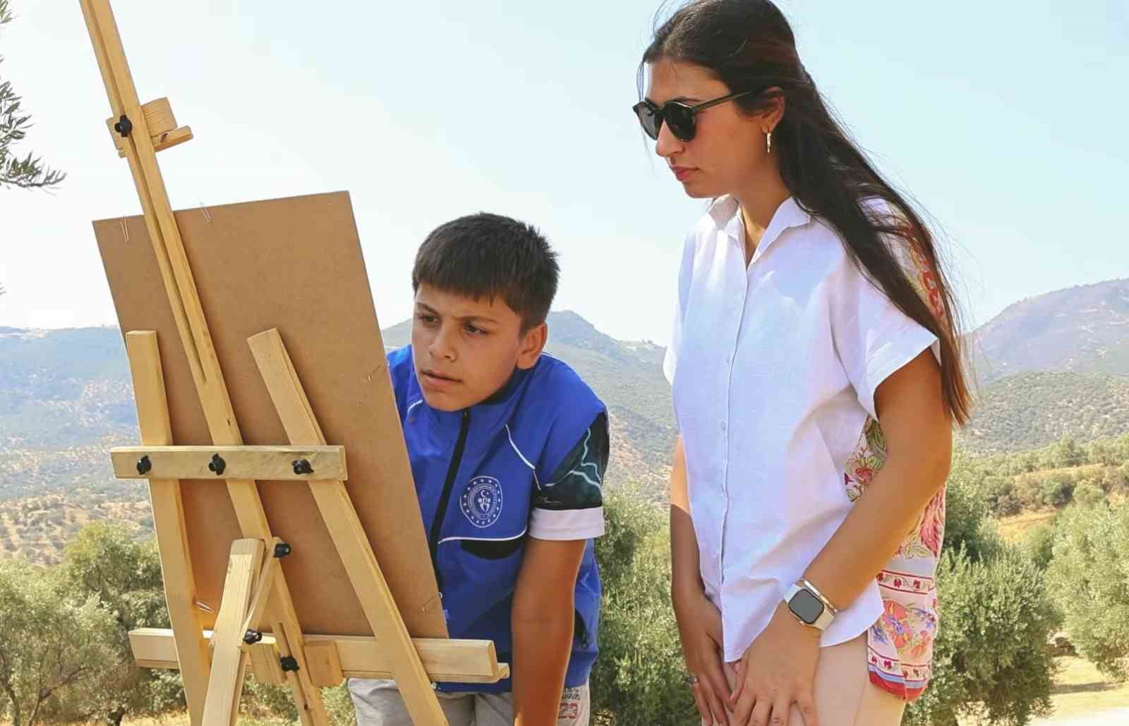 Gencler Tarihin Izlerini Tuvallerine Tasidi 9C2262D9Dca1A20C08C73C3878D9Cc27