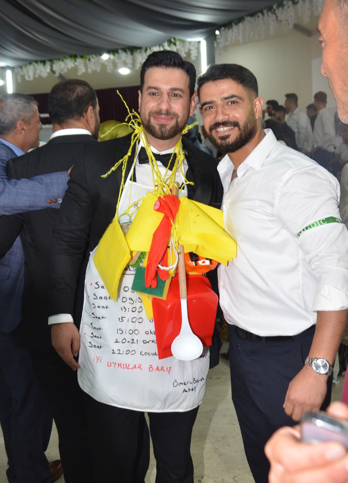 Germencikte Renkli Dugun Altin Yerine Bulasik Sungeri Girgir Taktilar 595892 5Da6D44Fa64852Bbfe5F1E3A30572Bb6