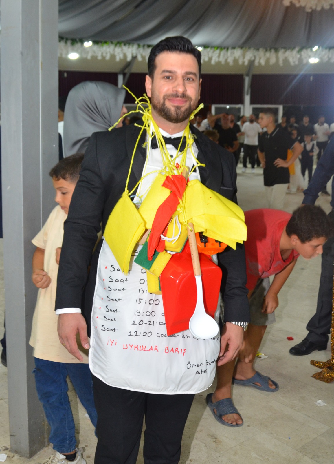 Germencikte Renkli Dugun Altin Yerine Bulasik Sungeri Girgir Taktilar 595892 Cec56B2Cc317B5B37710D6761094D5A2