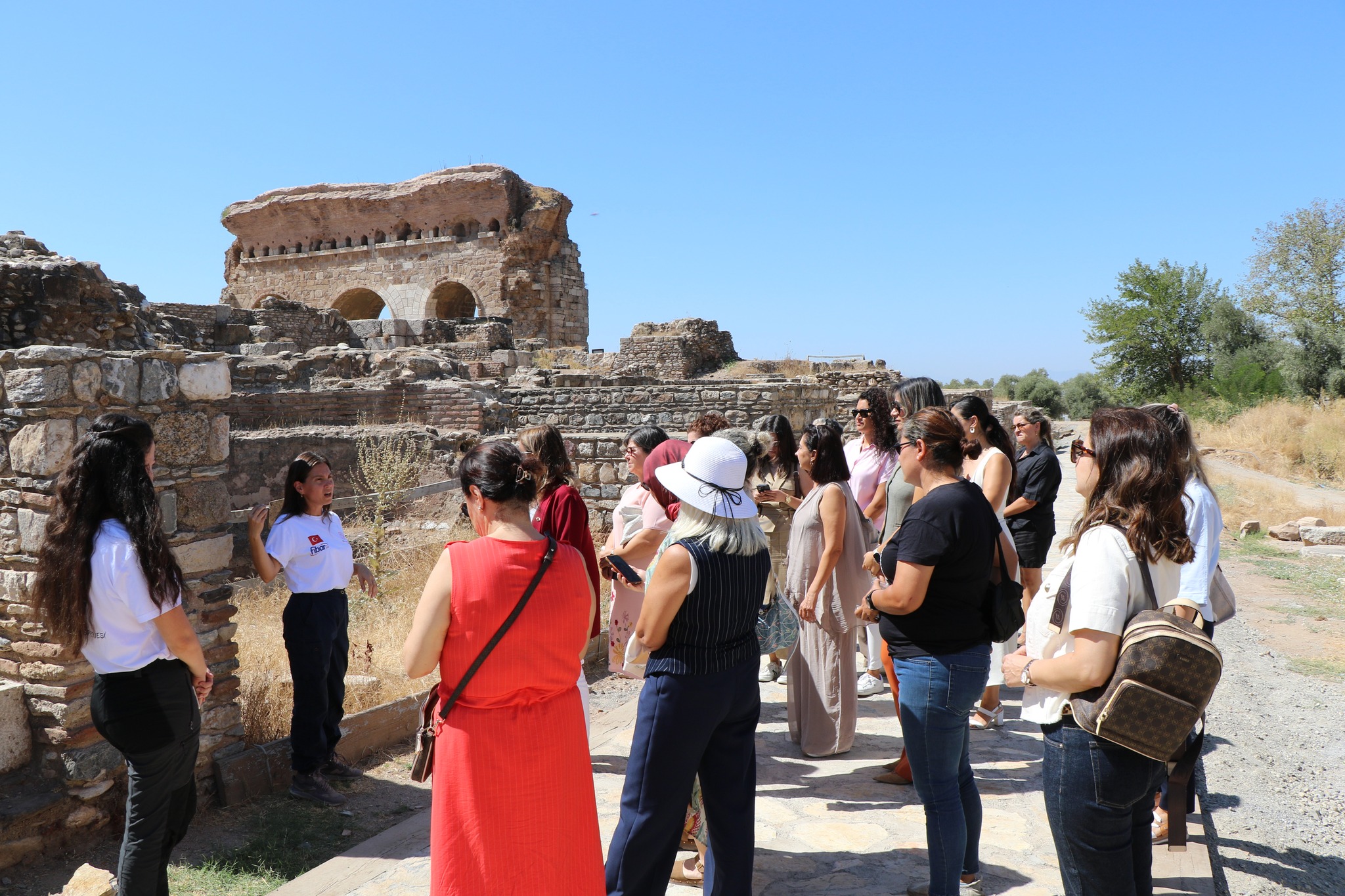 Girisimci Kadinlar Tralleiste Bulustu 598390 0A69Bcce939Aca669B3Bc0C51C25011E