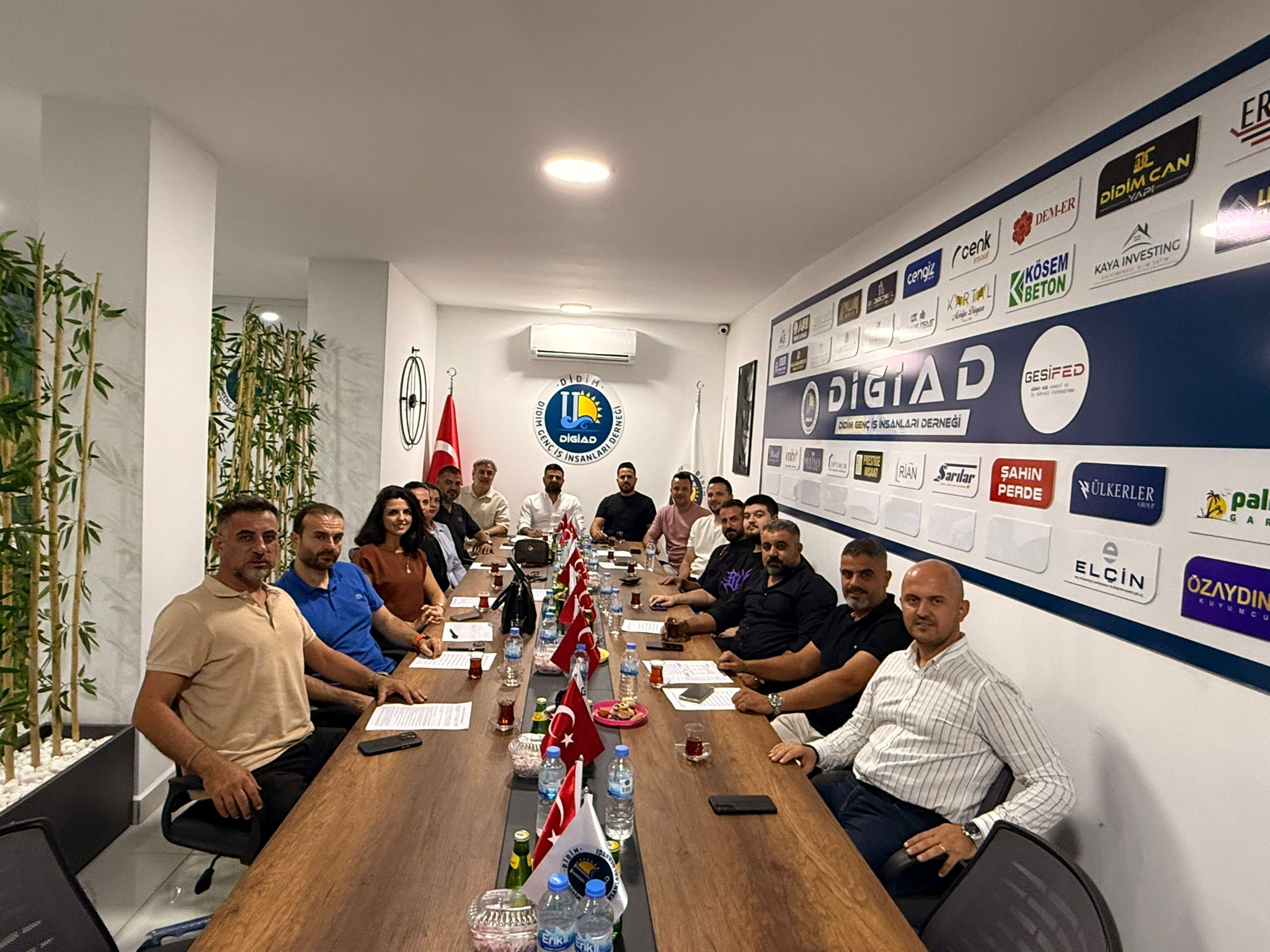 Is Insanlari 29 Ekimi Didimde Isin Karaca Ile Kutlayacak 602452 D0D2203E9F43Eed6B2Ec5D9B7074071A