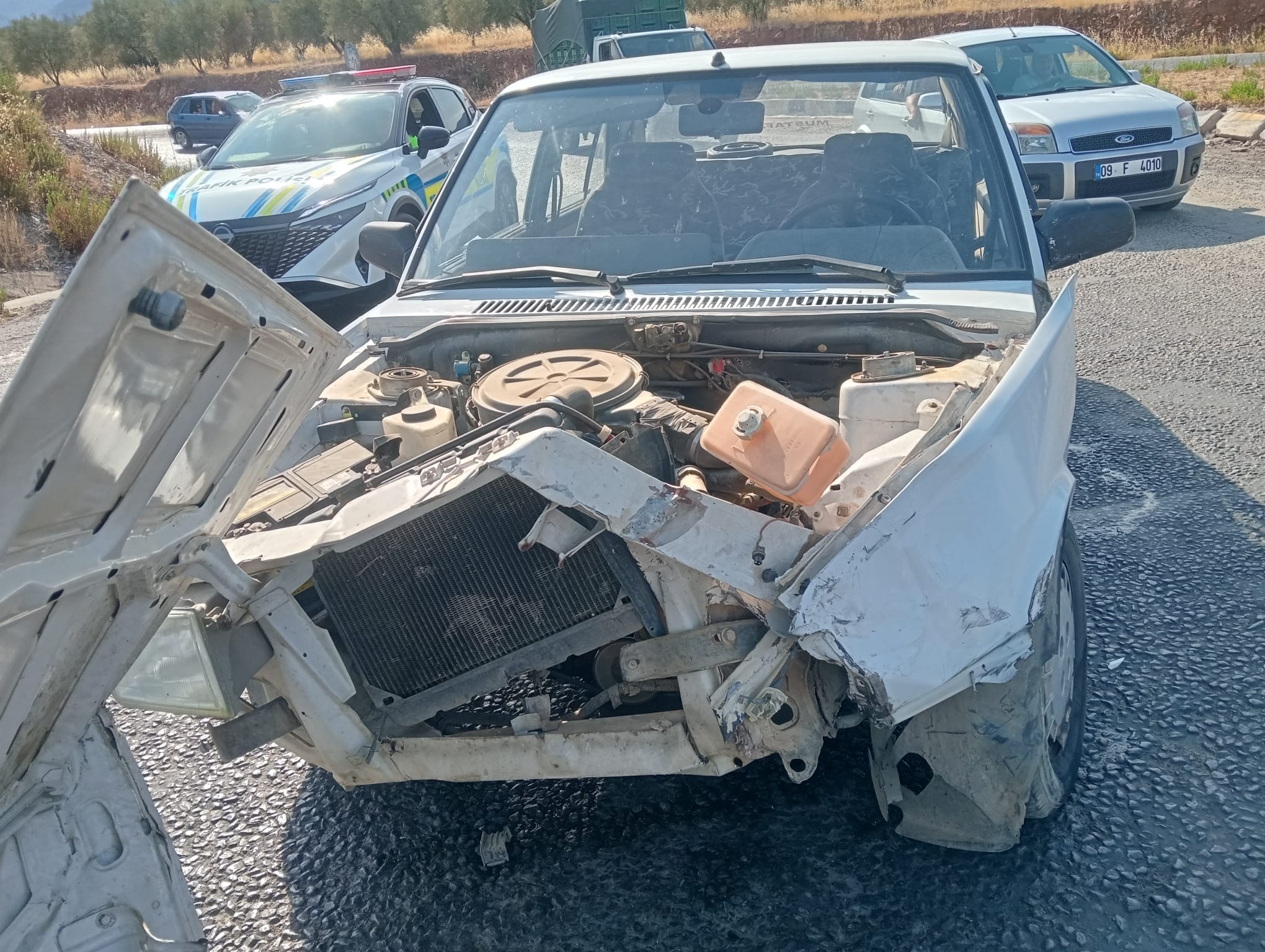 Karacasuda Ayni Yolda Yine Kaza Izmirden Gelen Vatandaslar Yolun Haline Isyan Etti 599970 351910Fb8D22252C706De5D17A58Ead9