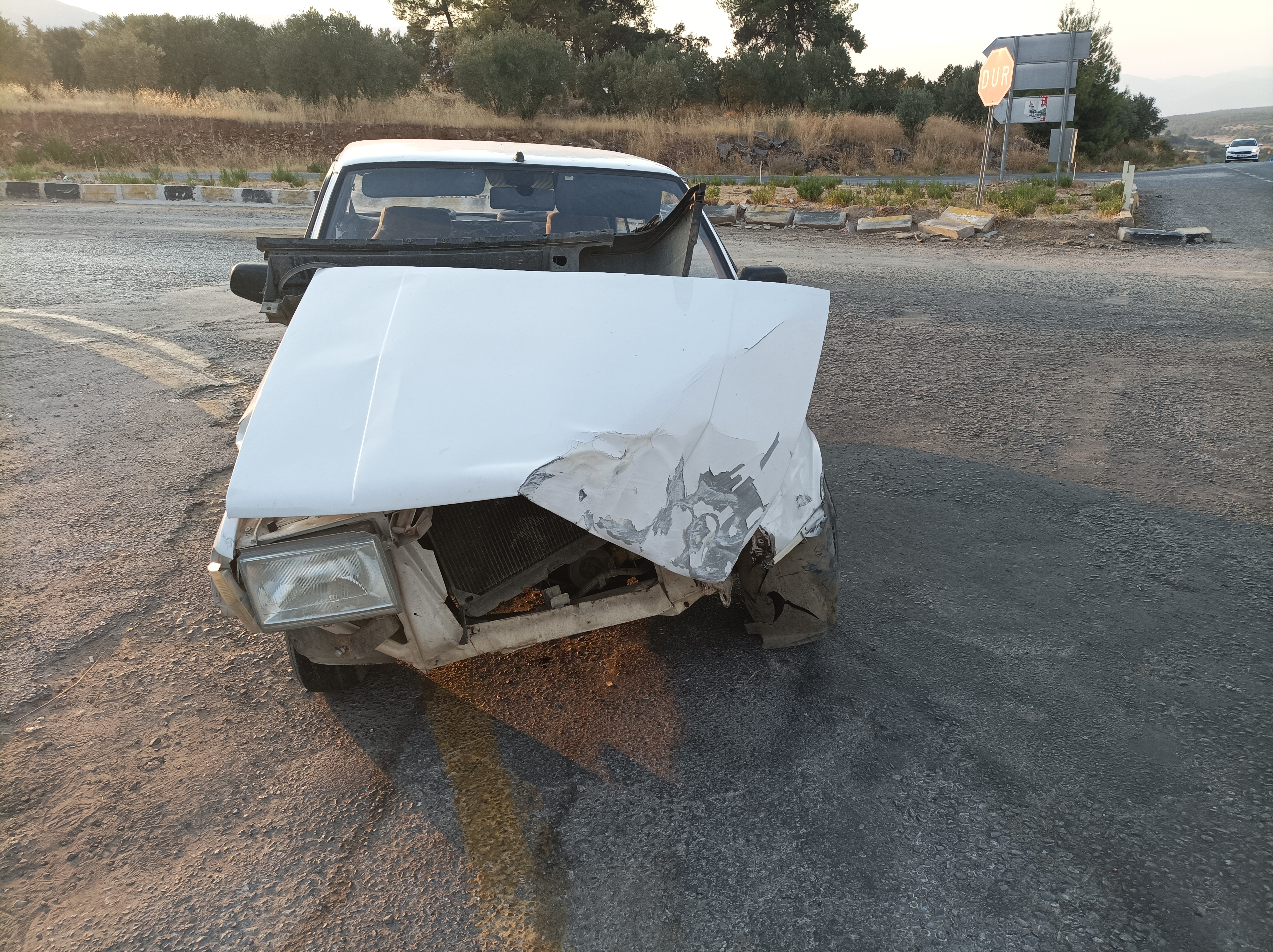 Karacasuda Ayni Yolda Yine Kaza Izmirden Gelen Vatandaslar Yolun Haline Isyan Etti 599970 7Ed2B344034075Dae781622A3A1Bee5C