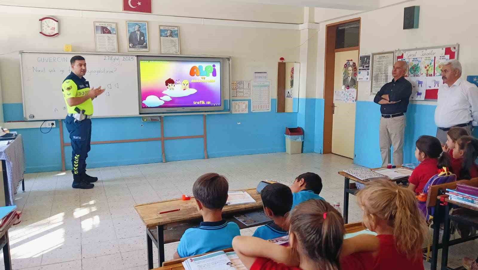 Karacasuda Ilkokul Ogrencilerine Trafik Egitimi E1D560E9Cbfefa606171Ca521680705E