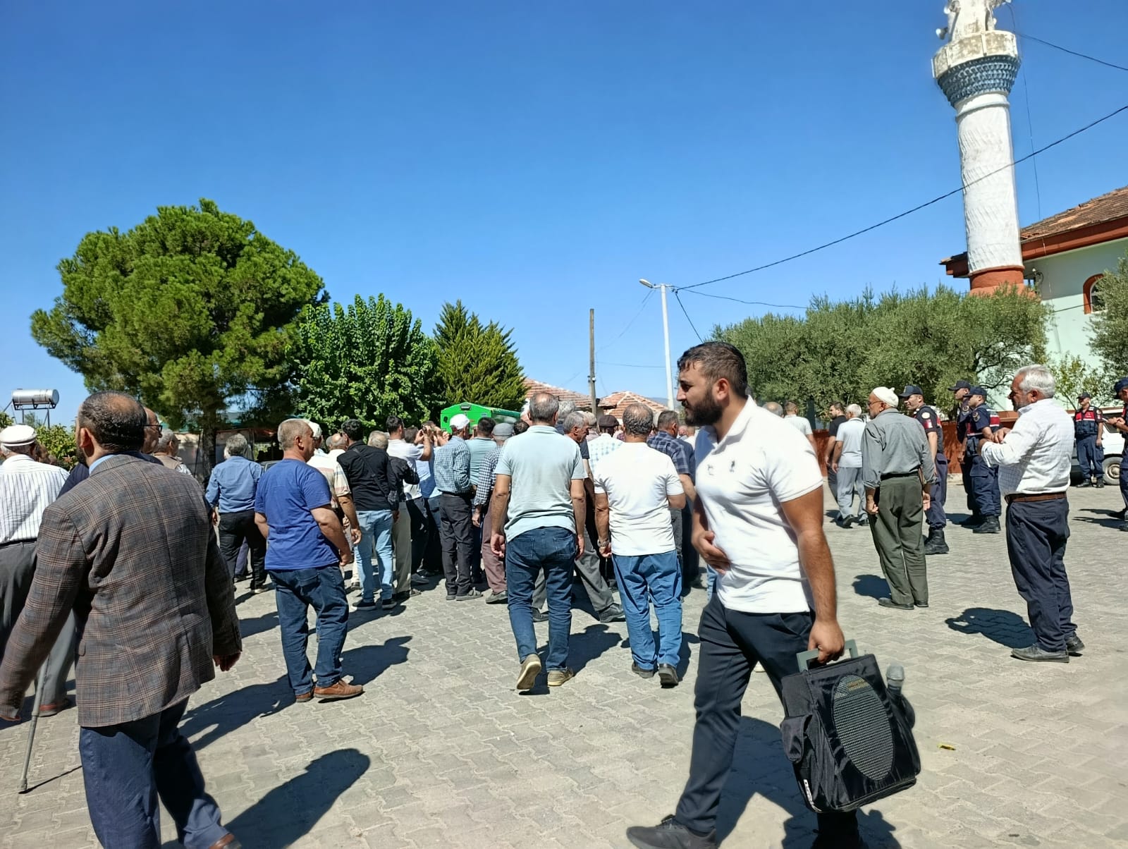 Karacasulu Sehidin Babasi Son Yolculuguna Ugurlandi 600683 9F2De8E6Efb4236F5479476D4157Fea0