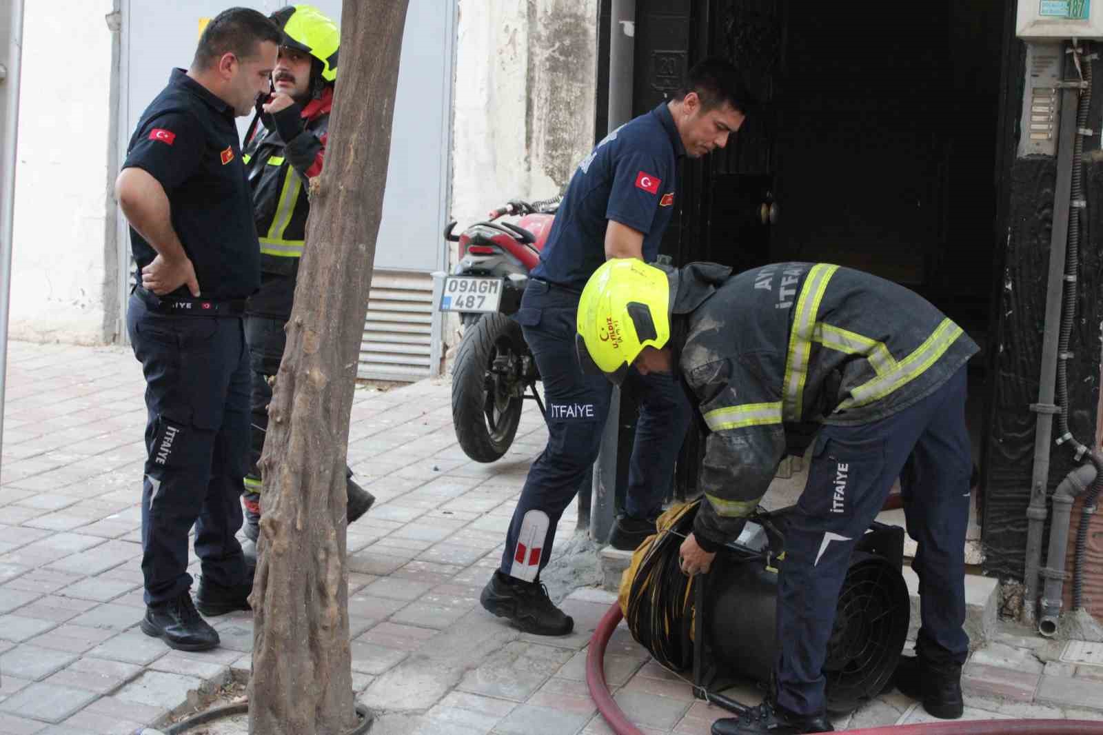 Kizartma Yagindan Cikan Yangin Panige Neden Oldu 63F87E0521B1D75838E951916Ccdbaee