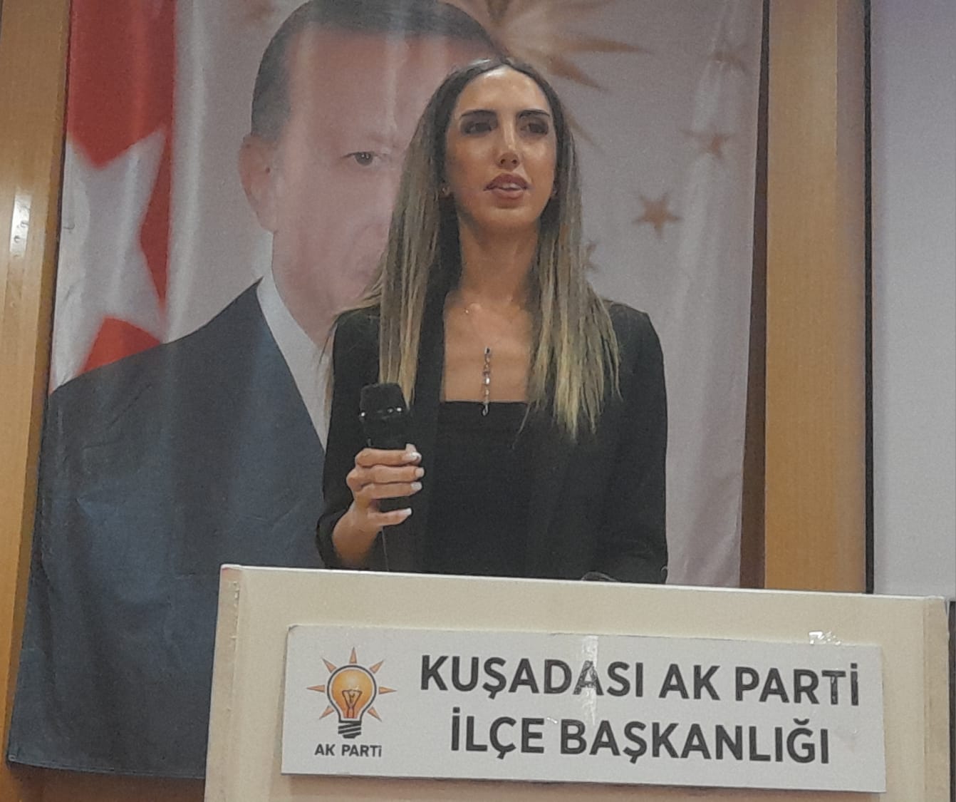 Kusadasi Ak Parti Ilce Danisma Meclisi Toplantisinda Bulustu 603349 015C8Ca2B3B2Ed6C696Af8Fbb8Dd121C