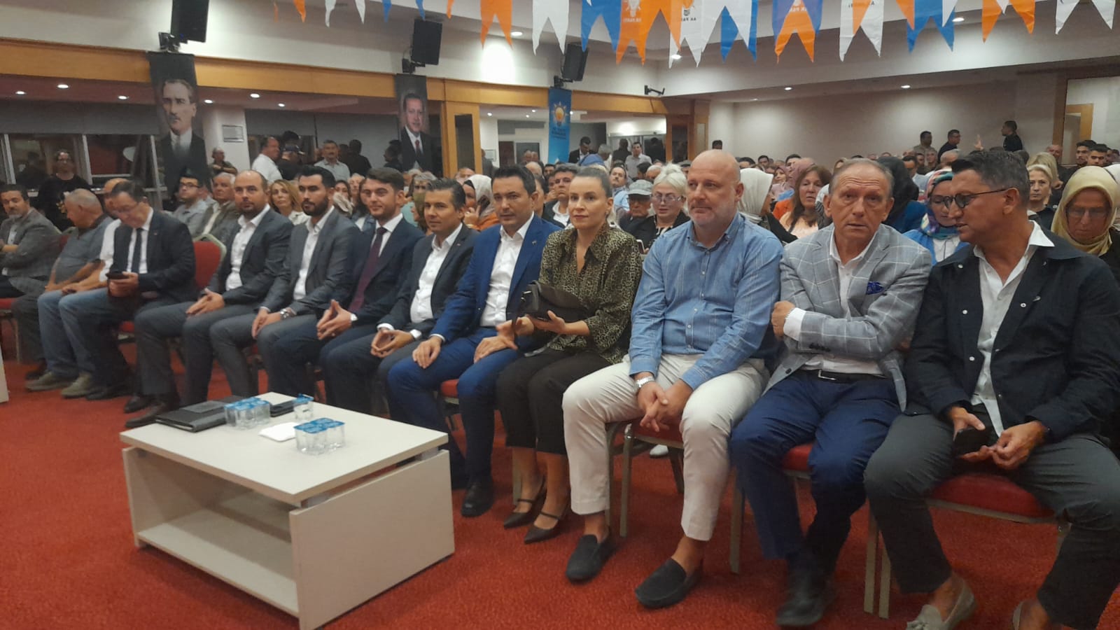 Kusadasi Ak Parti Ilce Danisma Meclisi Toplantisinda Bulustu 603349 9Efd3F9Cde26137A08F260Cce9F2173F