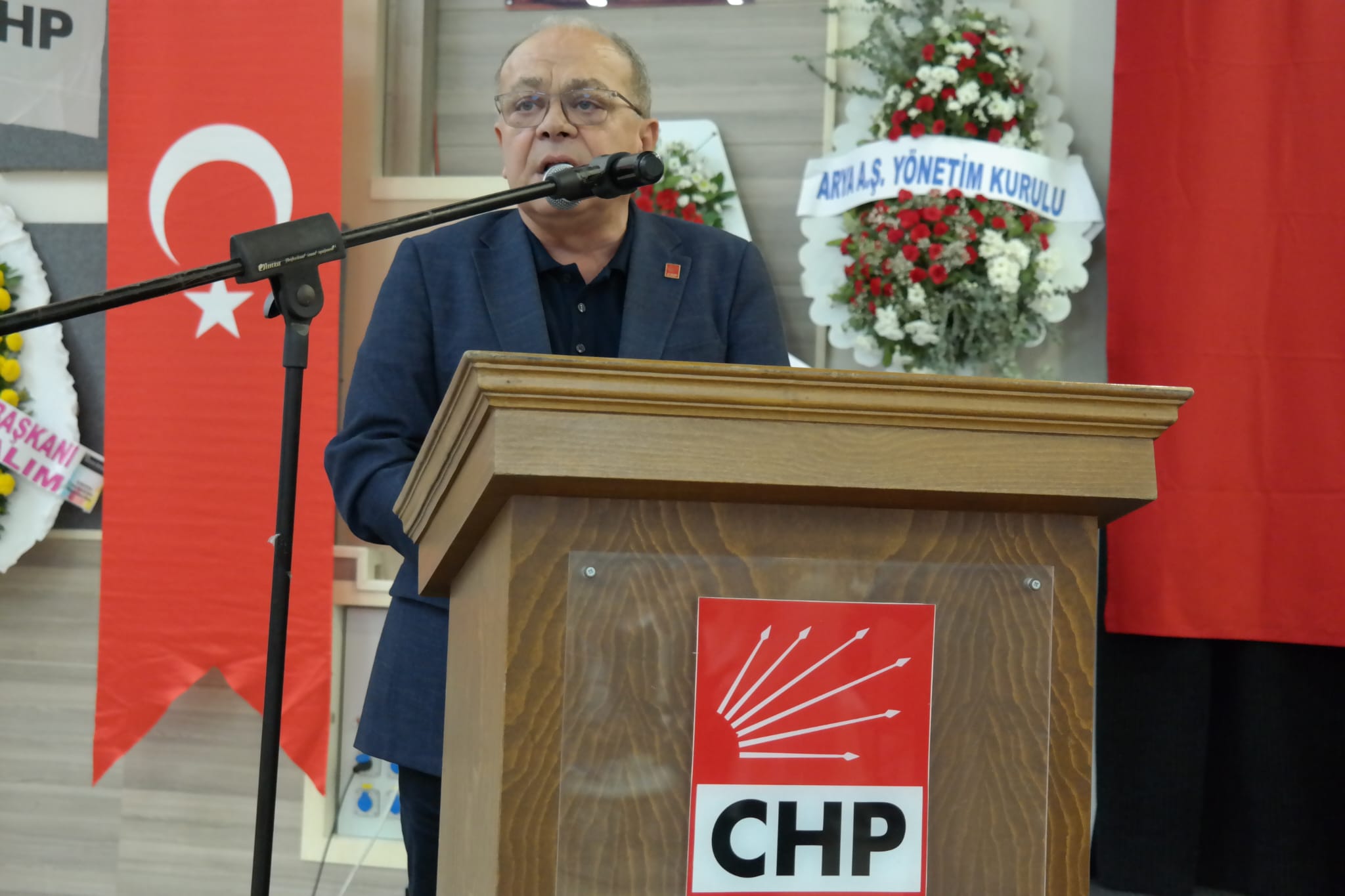 Kusadasi Chpde Baskan Mehmet Gurbilek Guven Tazeledi 601842 9Bacdd58D11978B888Fb20Ef052Ebd6E