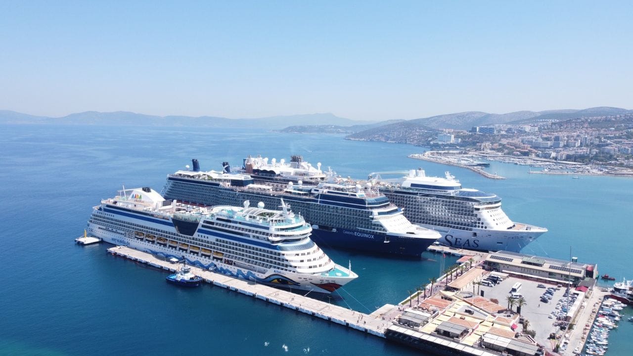 Kusadasi Ege Port Limaninda Eylul Bereketi Hiz Kesmiyor 602869 11678A471Feaf61Aa31F45A607D09369