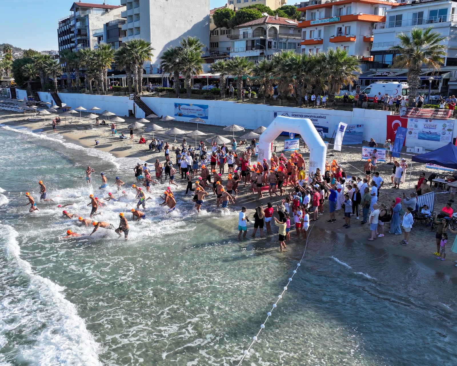 Kusadasinda Kulaclar Otizmli Cocuklar Icin Atildi 602550 6A4719590413579A1E1D146C47E615Ba