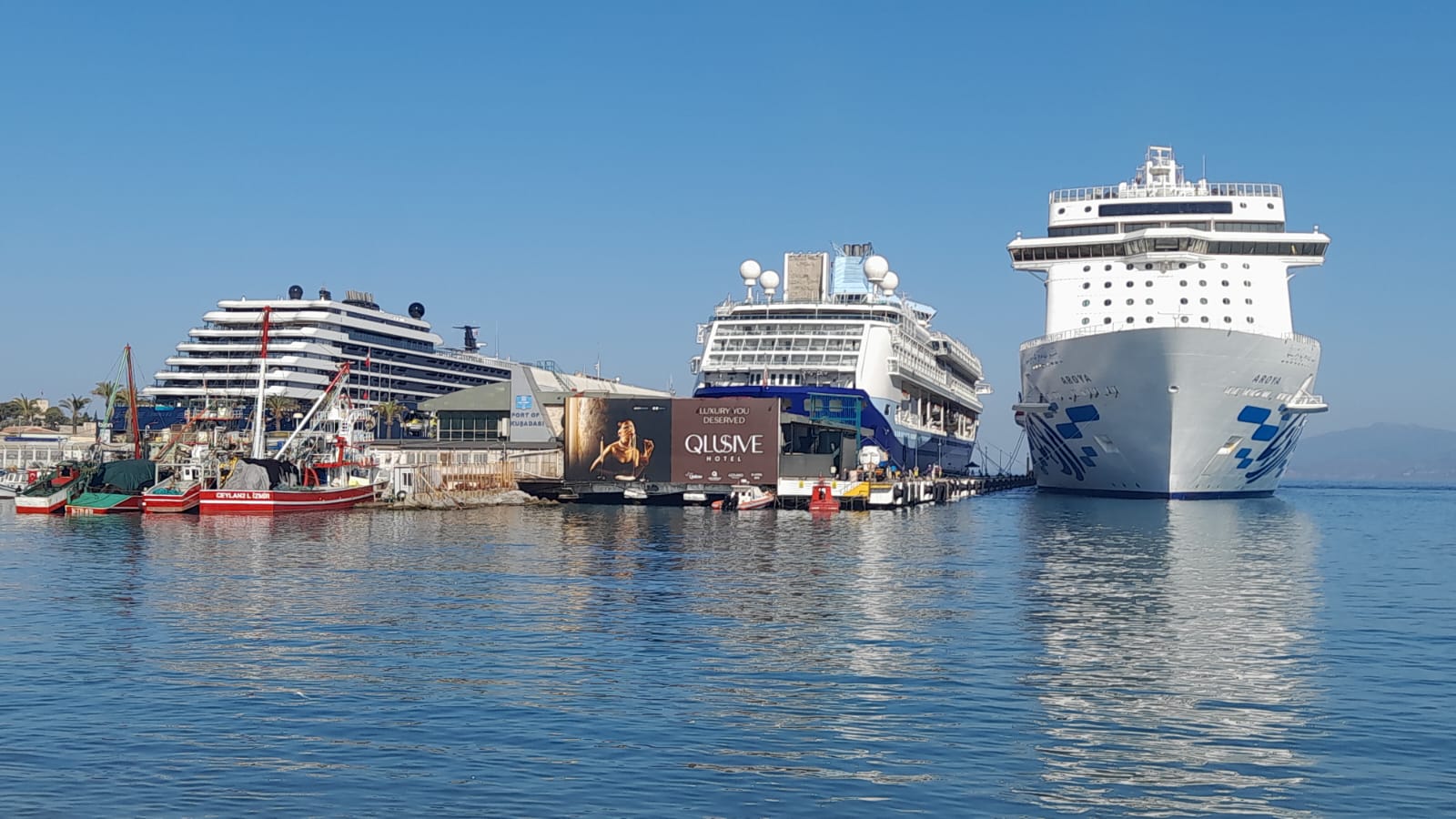 Muhafazakar Cruise Gemisi Aroya Ege Port Limanina Demirledi 599173 E041E3940A7Cd532B089F7D7A434Ecd4